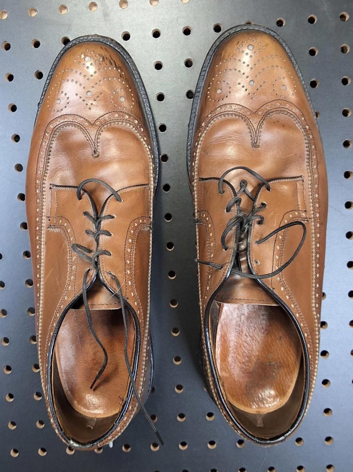 Unknown London Classic Brown Leather Wingtip Dress Shoes - Timeless Style! Size US 10 / EU 43 - 4 Thumbnail
