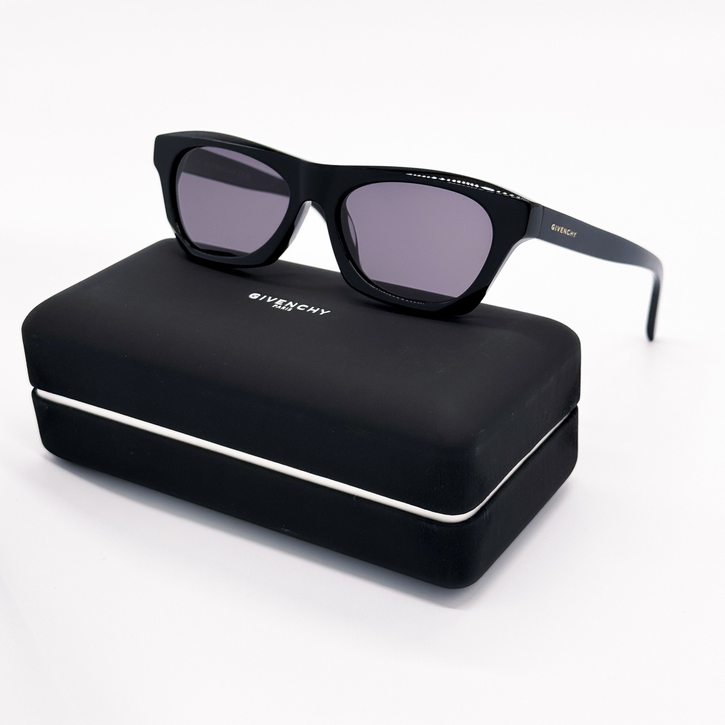 Givenchy NEW GIVENCHY GV40026U 01A BLACK UNISEX SUNGLASSES GIVENCHY Size ONE SIZE - 1 Thumbnail