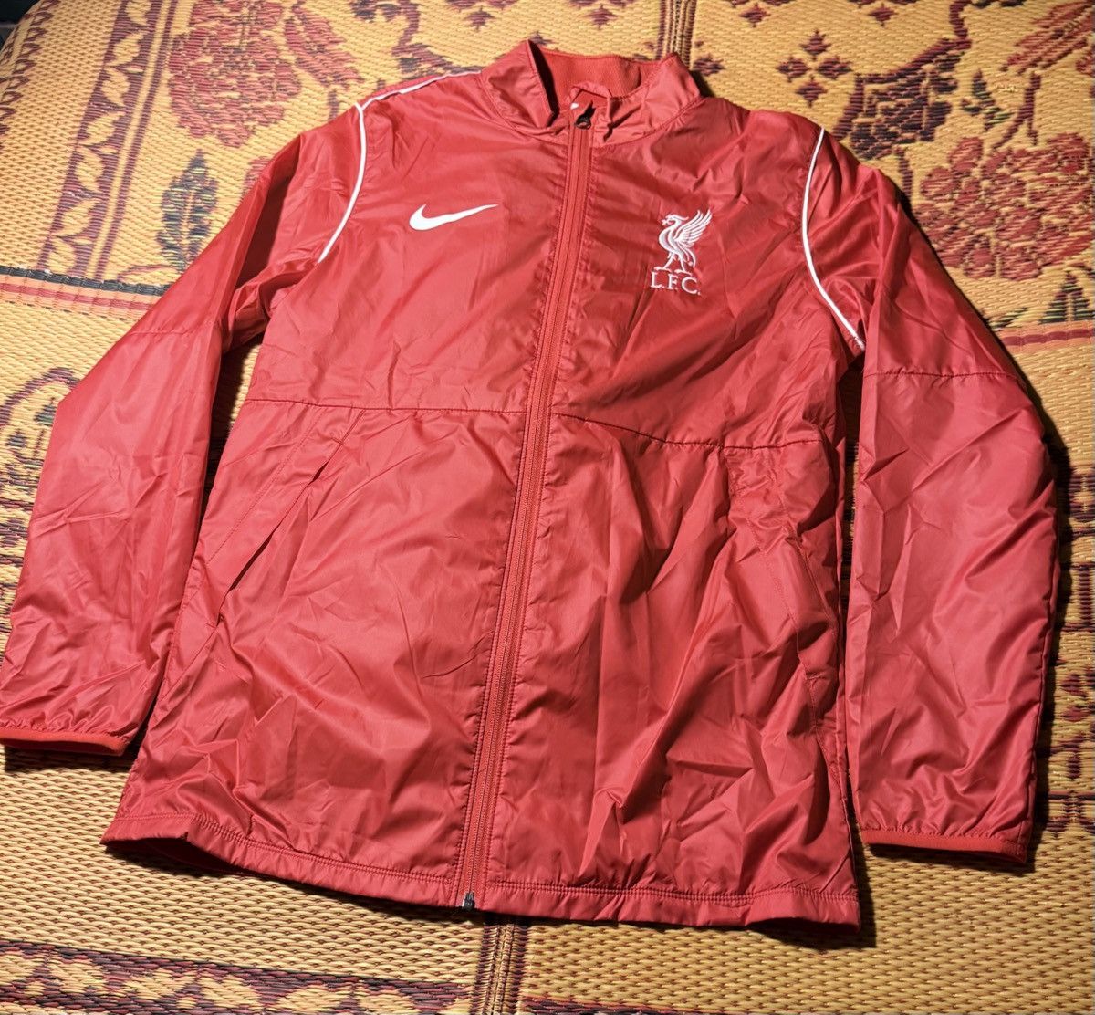 Nike Nike Liverpool F.C. NWT Windbreaker Jacket Size US L / EU 52-54 / 3 - 1 Thumbnail