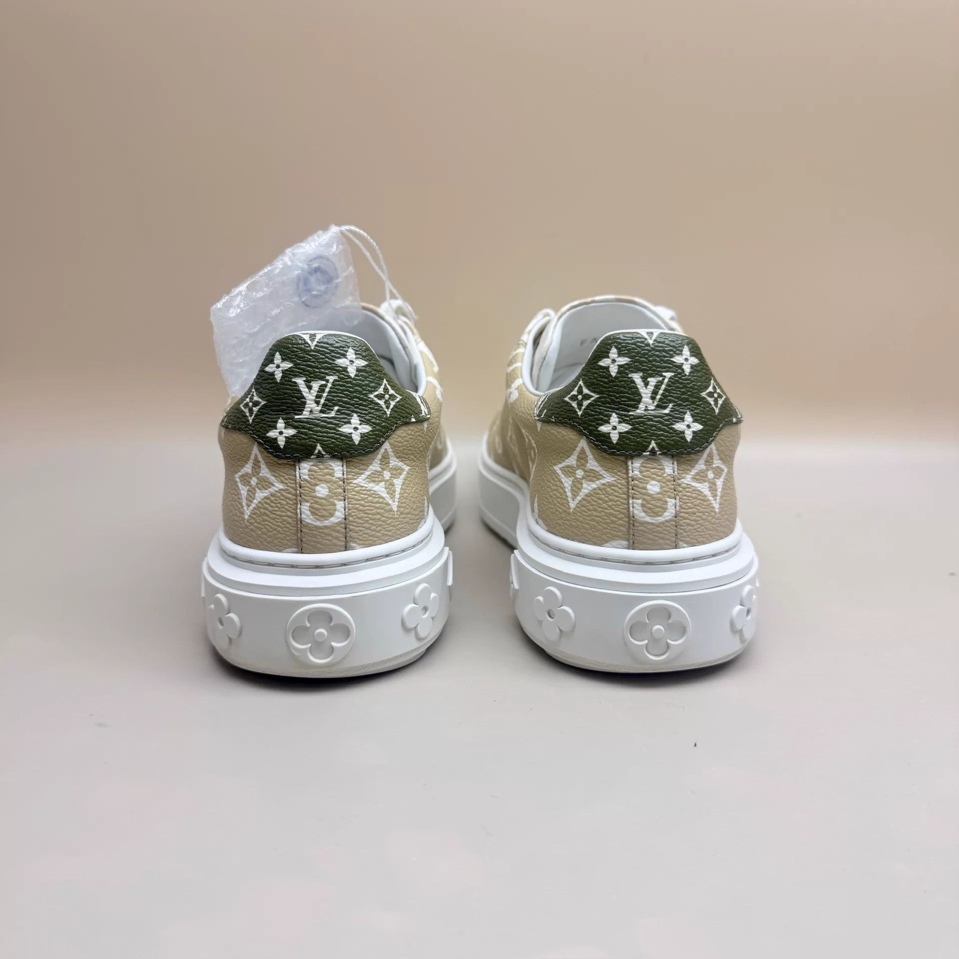 Louis Vuitton LV Time Out Cream Monogram Platform 35 EU 95 New Size US 4.5 / IT 34.5 - 3 Thumbnail
