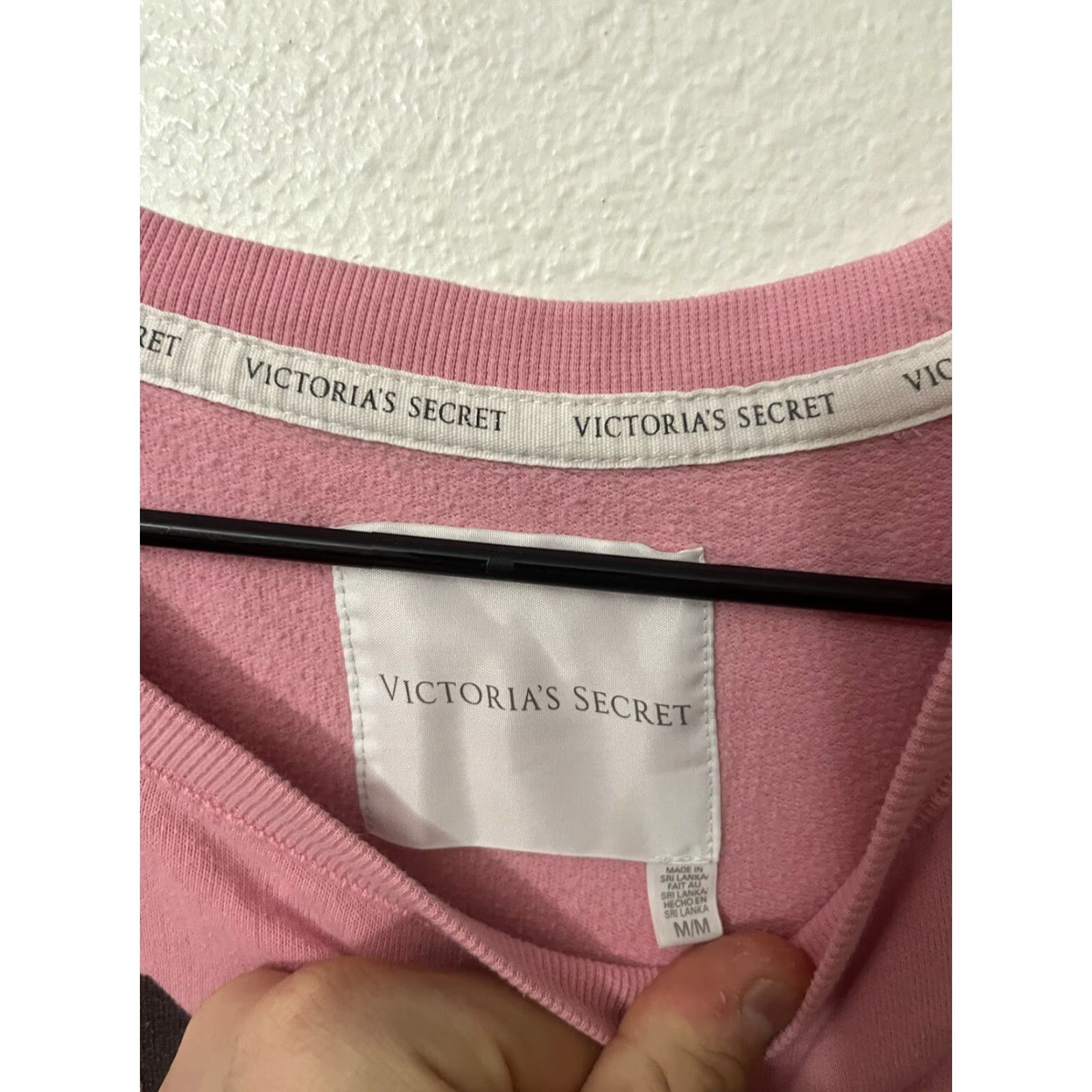 Victoria's Secret VINTAGE Victoria's Secret PINK Heart Sweatshirt Women Medium Athletic Activewear Long Sleeve Pink Size M / US 6-8 / IT 42-44 - 3 Thumbnail