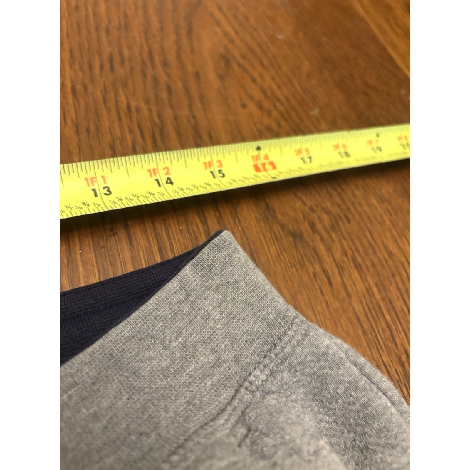 Vineyard Vines Vineyard Vines Women’s Joggers – Size S Gray Pants Regular Women Jogger Small Classic Vintage-style? Size 28" / US 6 / IT 42 - 3 Thumbnail