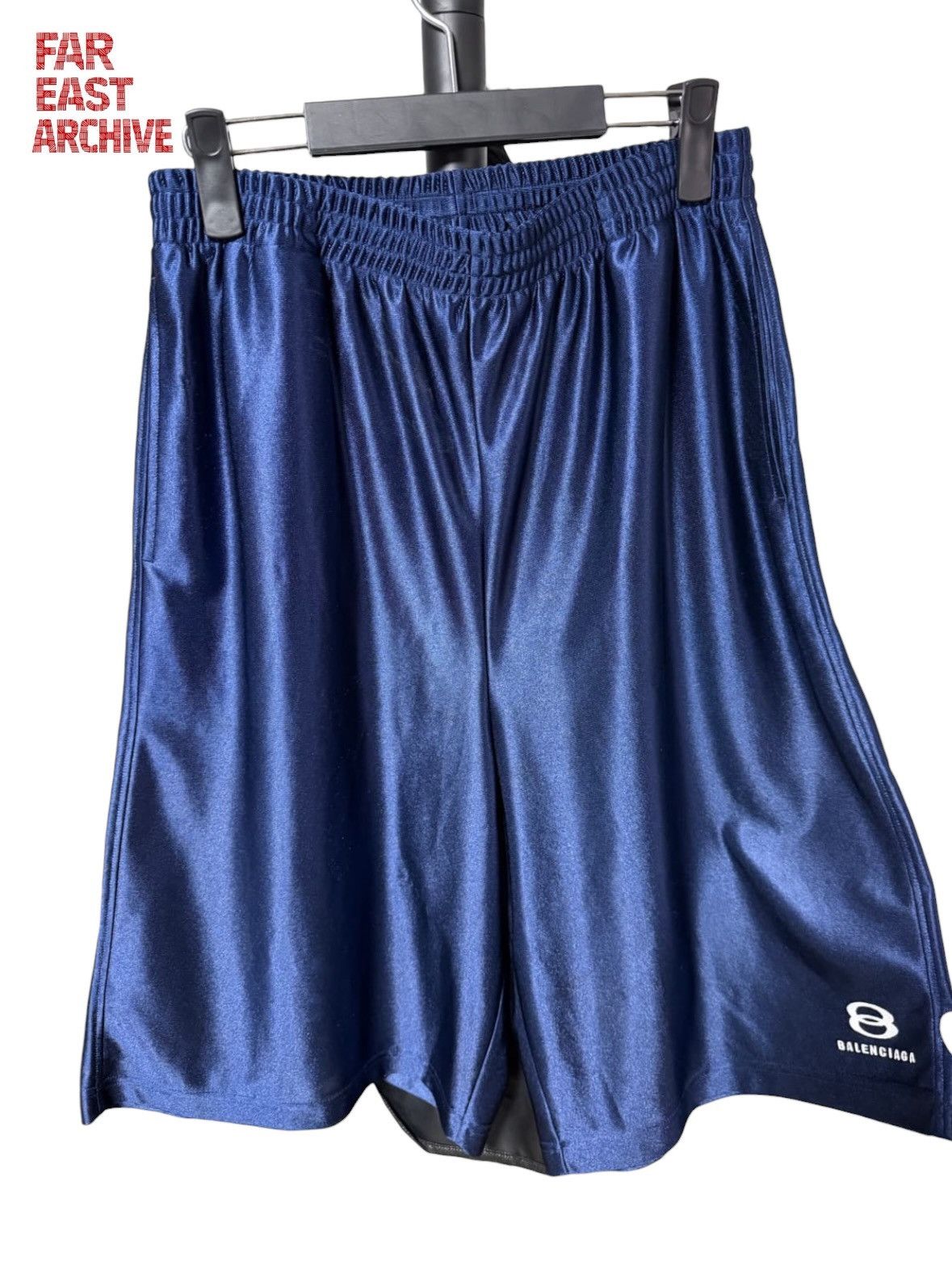 Balenciaga Balenciaga Unity Sports Icon Basketball Bermuda Short Size US 26 / EU 42 - 1 Thumbnail