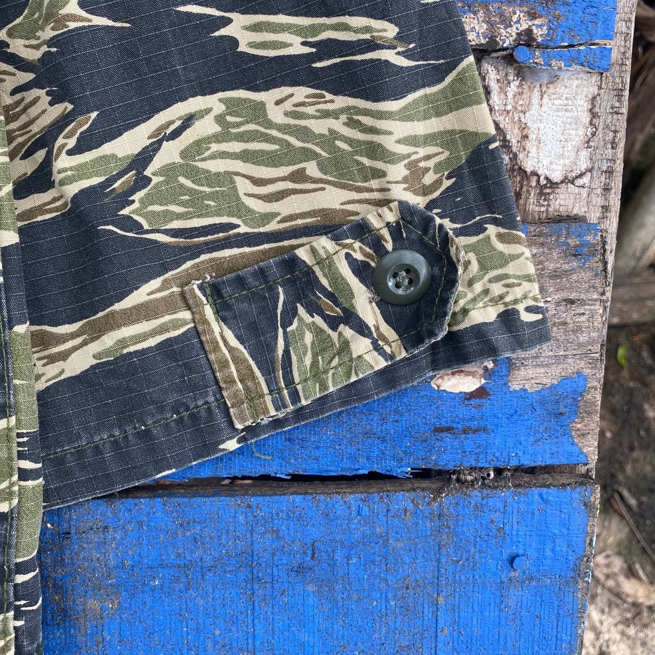 Vintage Vintage 80s Jacket Militaria Camo Tiger Stripe Size US L / EU 52-54 / 3 - 5 Thumbnail