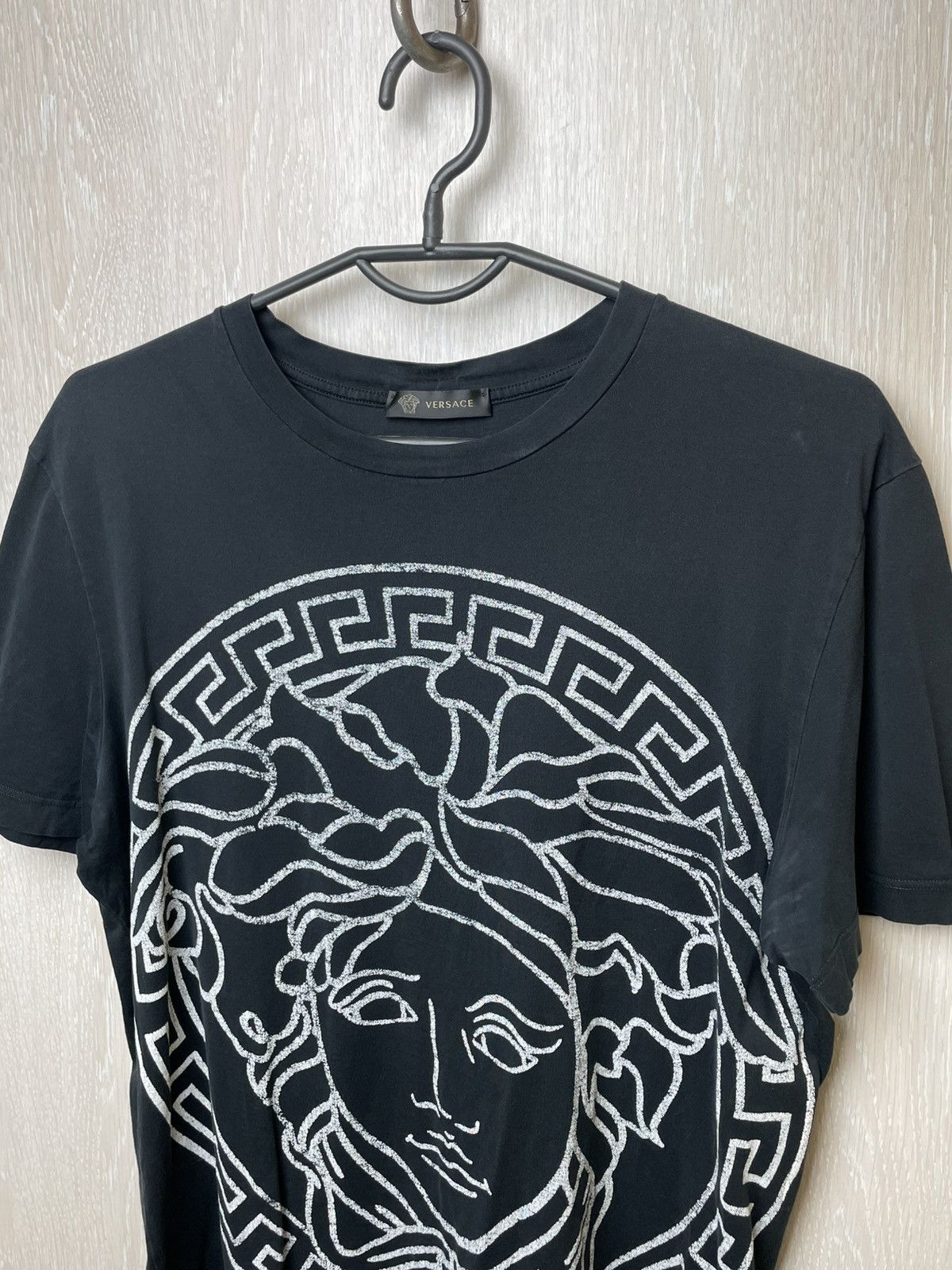Versace Versace Medusa Distressed Tee T-shirt Size US S / EU 44-46 / 1 - 2 Thumbnail