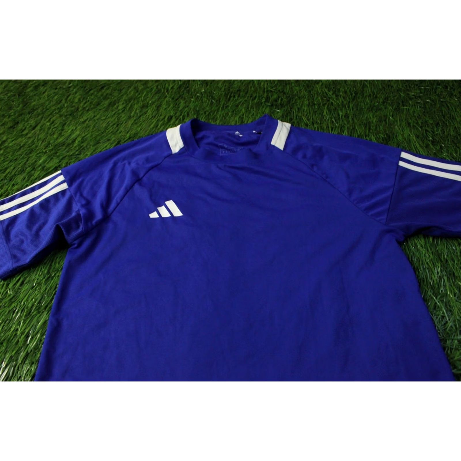 Adidas ADIDAS PERFORMANCE AEROREADY SERENO ORIGINAL 2024 FOOTBALL SHIRT JERSEY SIZE S BLUE AND WHITE Mens Short Sleeve Football Shirt S Size US S / EU 44-46 / 1 - 3 Thumbnail