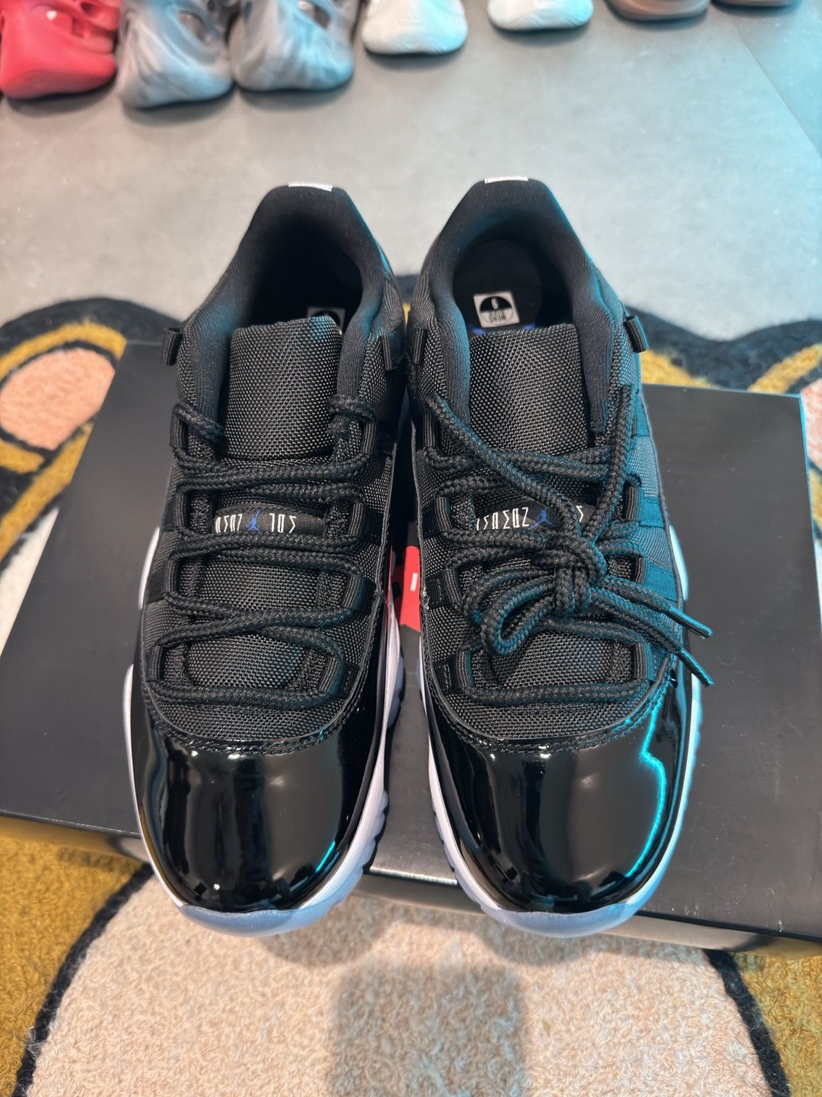 Jordan Brand × Nike Air Jordan 11 “Space Jam” Low Size US 9 / EU 42 - 2 Thumbnail