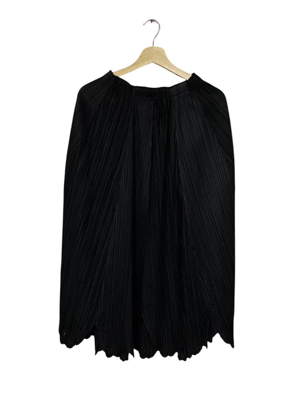 Pleats Please Issey Miyake Pleats Pleats Pleated Black Feathered Hollowed out Rhombus Size 30" / US 8 / IT 44 - 2 Thumbnail