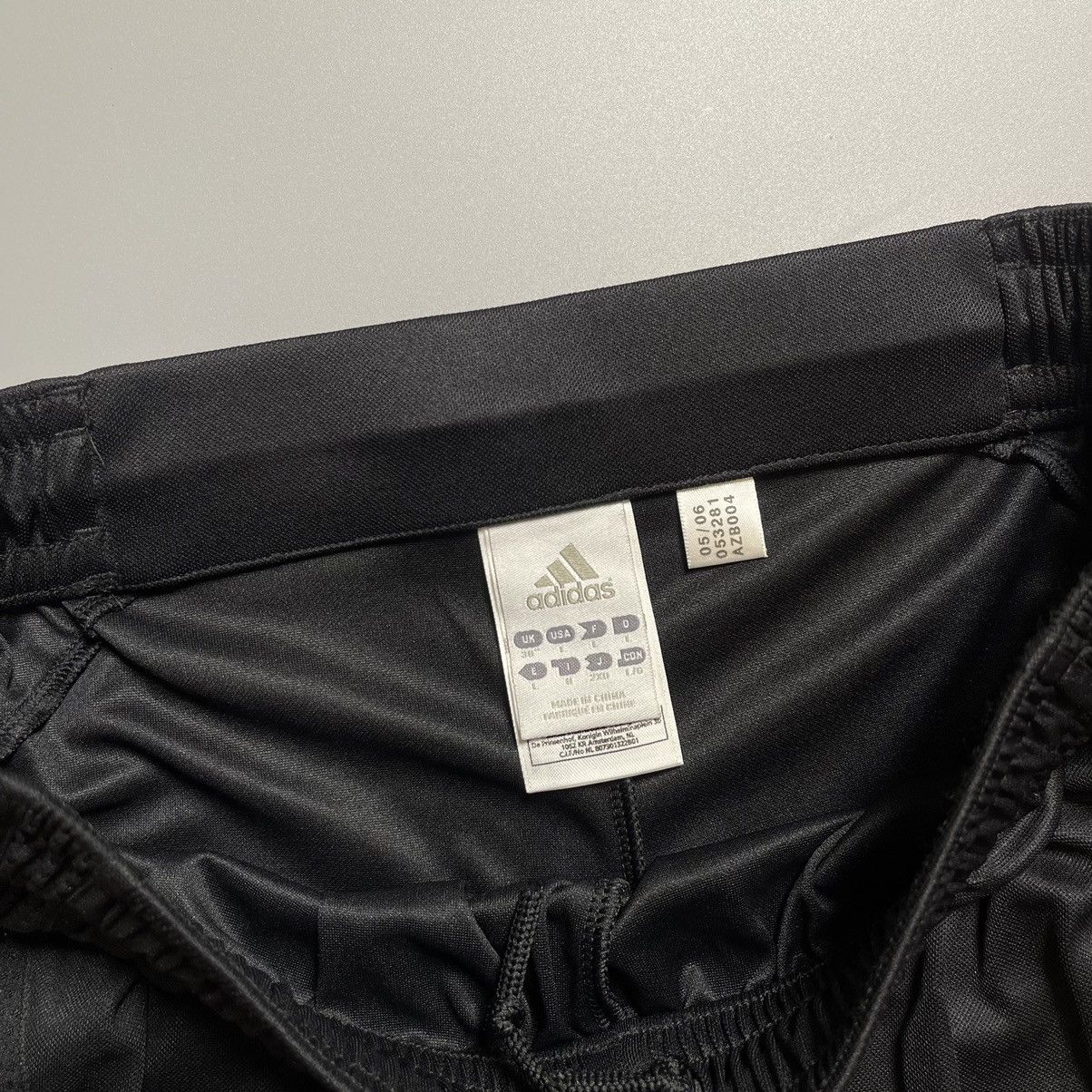 Adidas × Vintage LIVERPOOL ADIDAS 2006/2007 FOOTBALL GK SHORTS #25 REINA Size US 37 - 4 Thumbnail