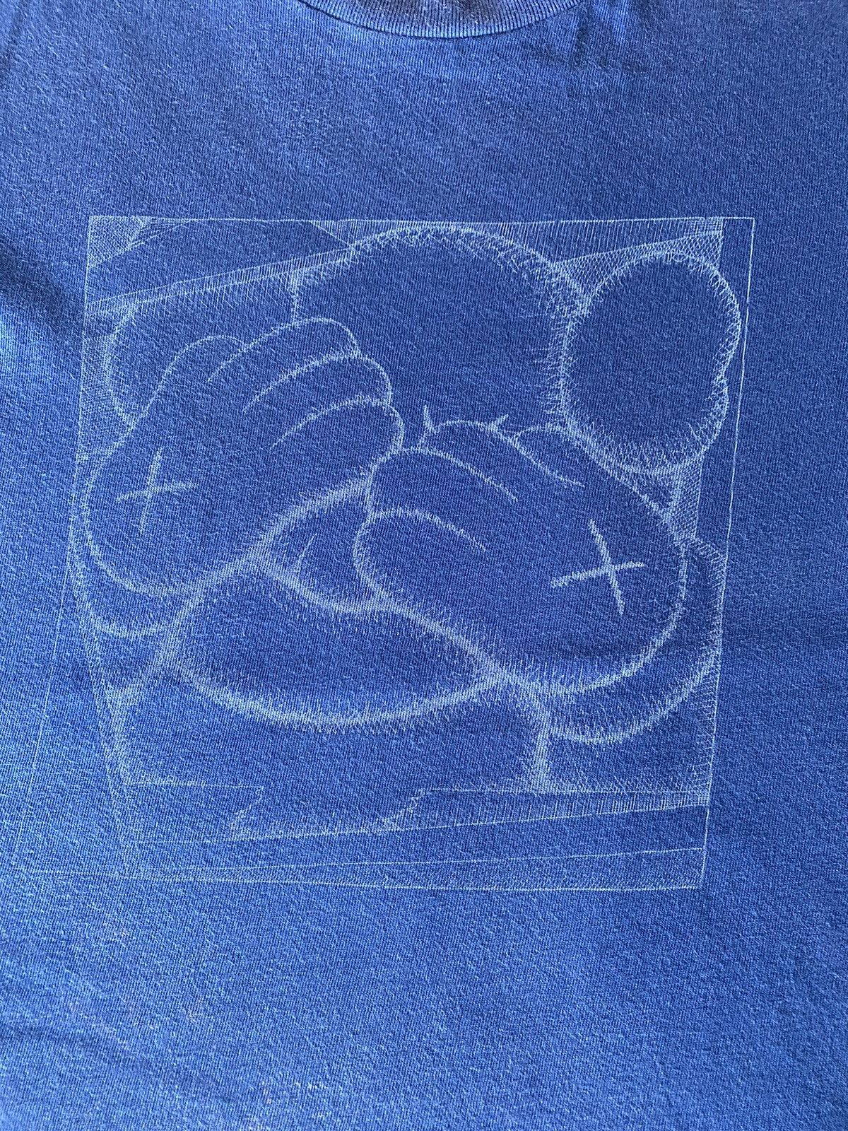 Japanese Brand Kaws X Uniqlo T-Shirt Size US S / EU 44-46 / 1 - 3 Thumbnail