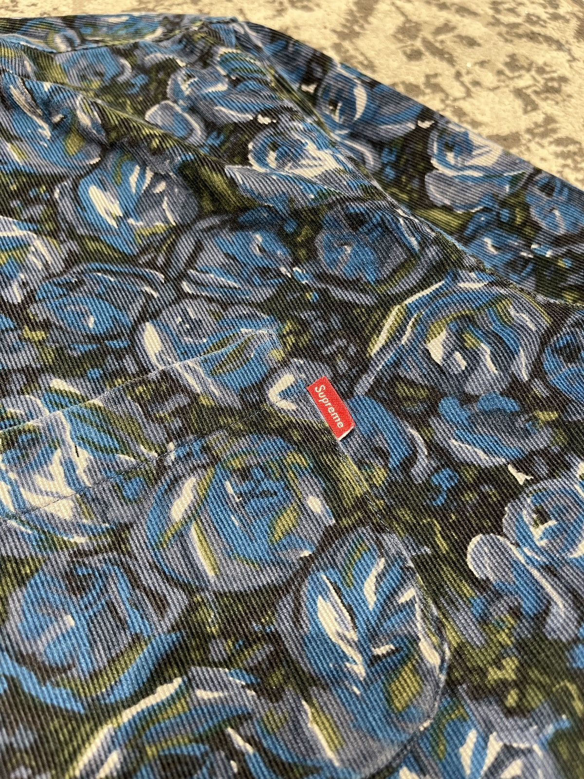 Supreme FW18 Supreme Roses Corduroy L/S Button Up Shirt Size US M / EU 48-50 / 2 - 3 Thumbnail