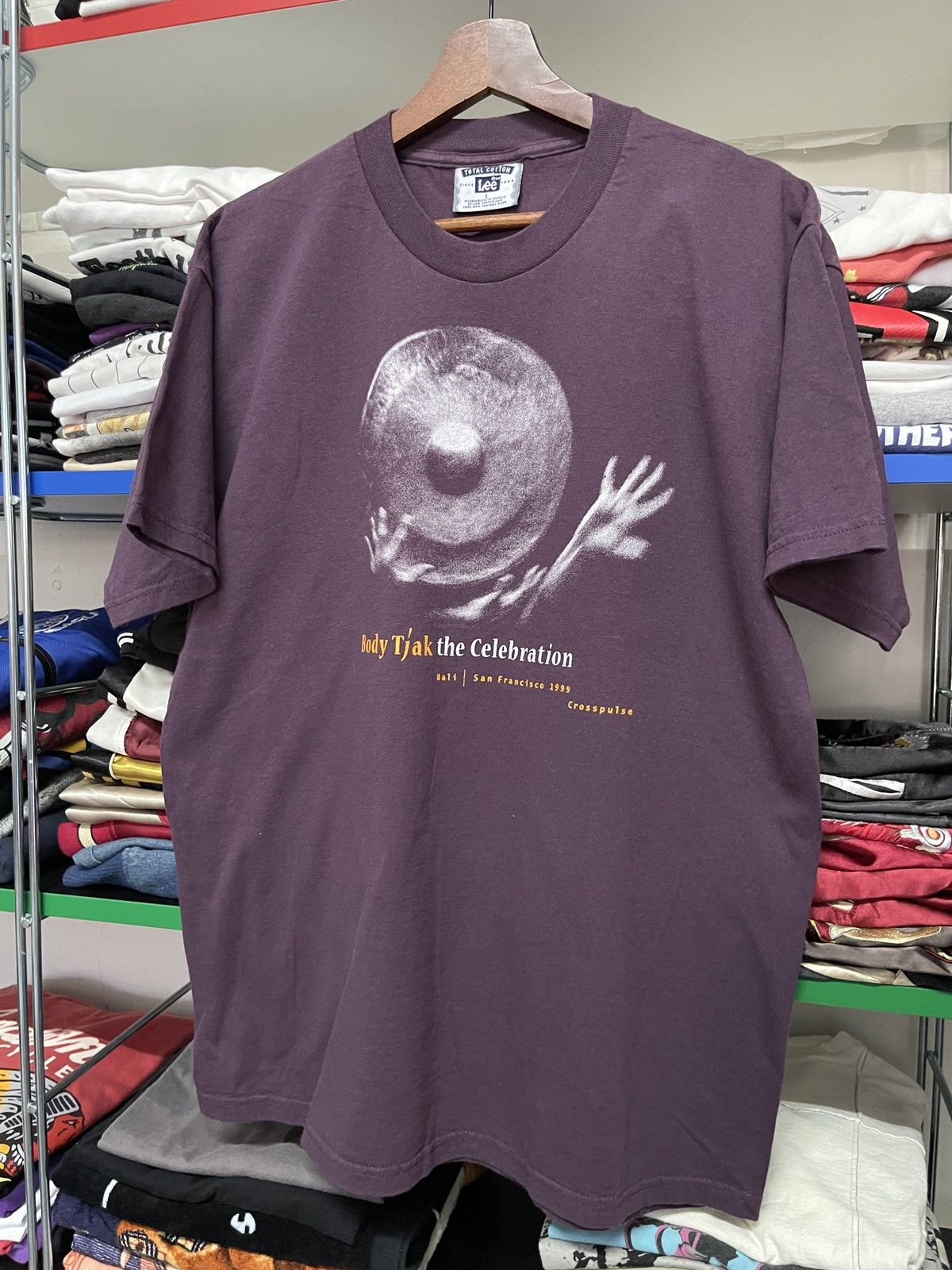 Vintage Vintage 90s Crosspulse Percussion Body Tjak Art Dance Tee Size US L / EU 52-54 / 3 - 3 Thumbnail