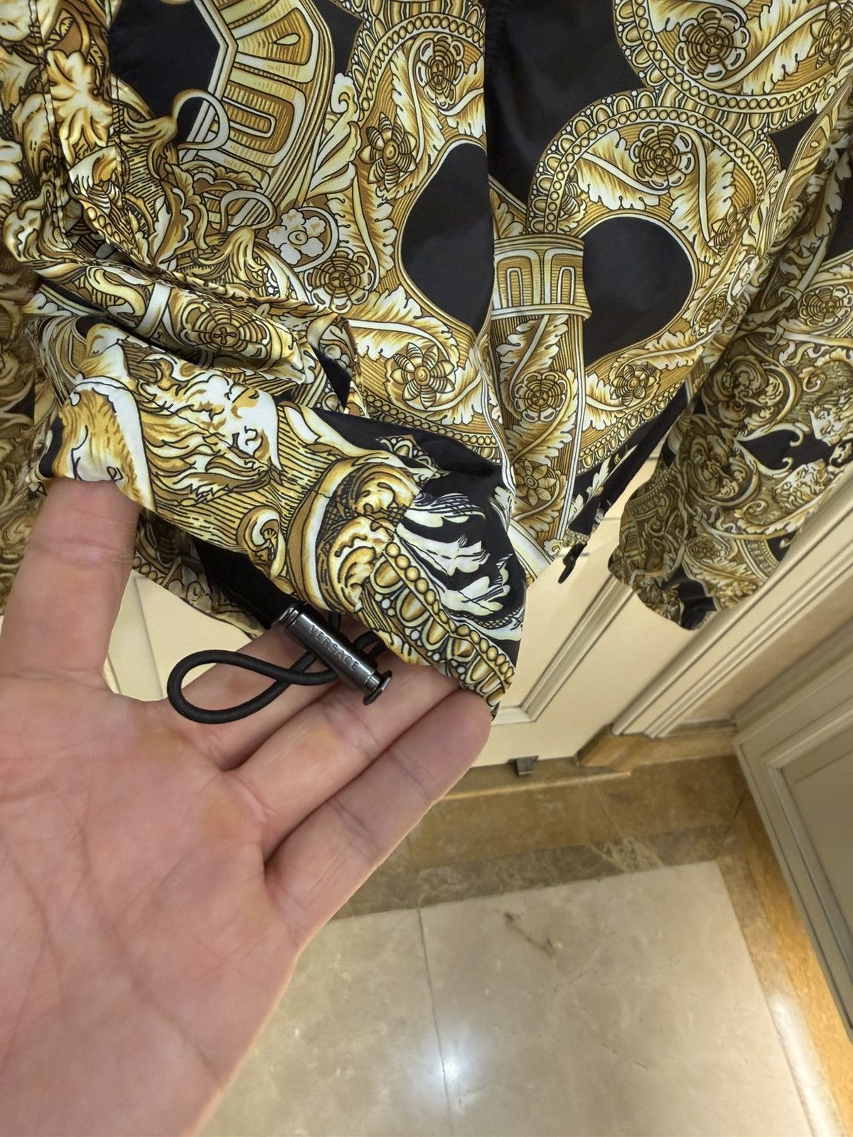 Versace Baroque print hooded jacket size48 Size US M / EU 48-50 / 2 - 7 Thumbnail