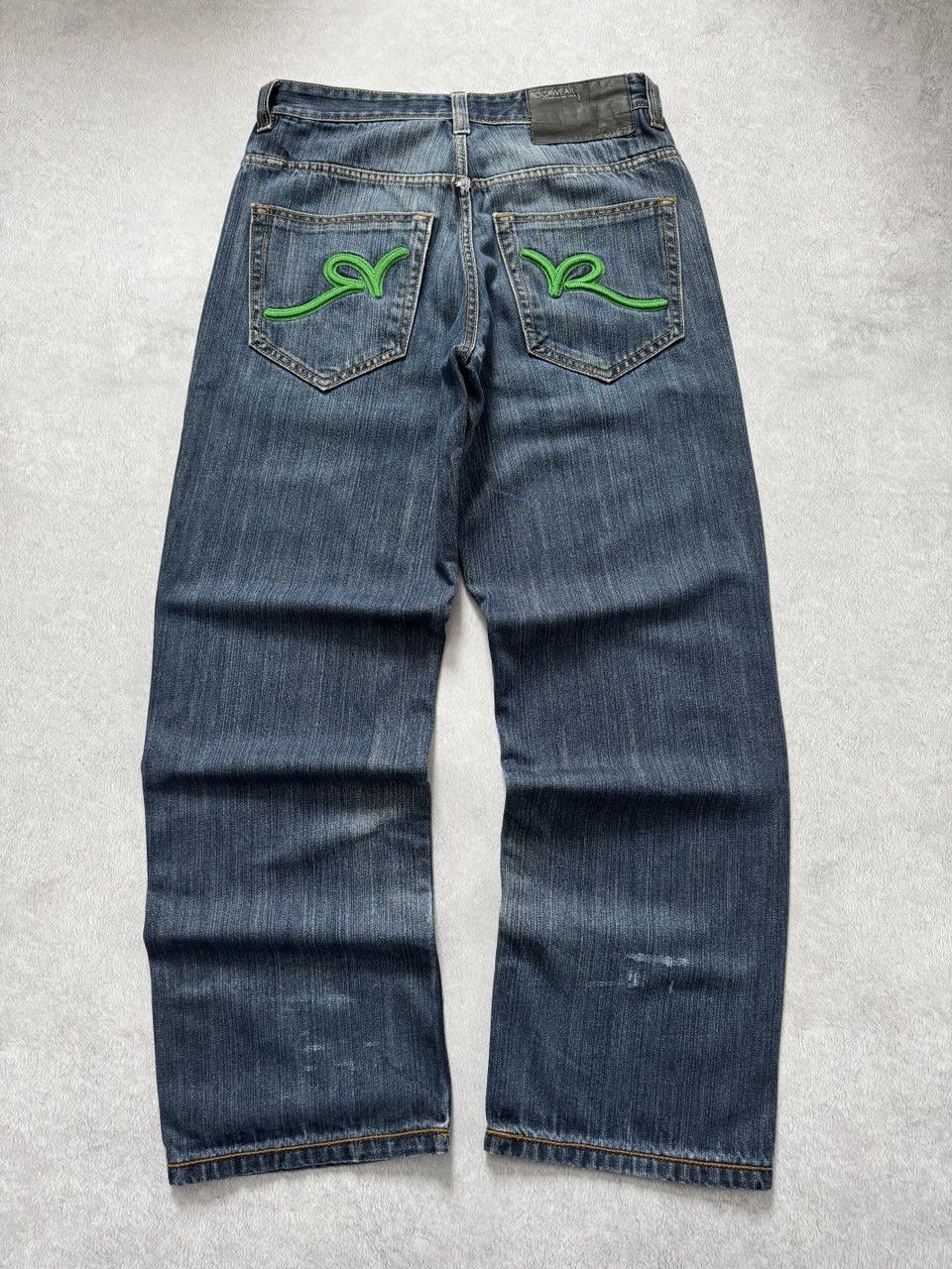 Rocawear vintage y2k baggy wide distressed rocawear jeans evisu vibe Size US 30 / EU 46 - 2 Thumbnail