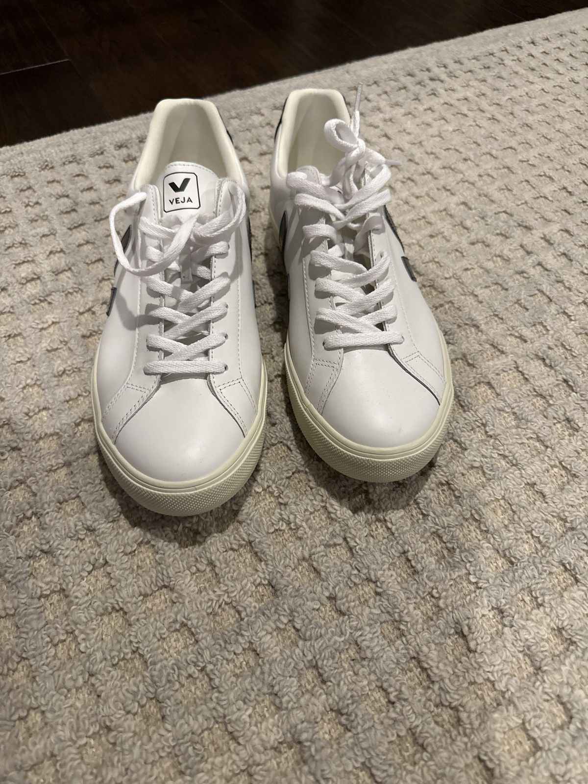 Veja Veja Low Tops in White with Black Emblems Size US 12 / EU 45 - 1 Thumbnail