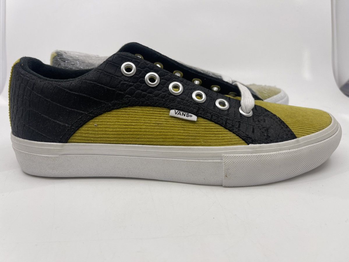 Supreme × Vans Size 9 - VANS Supreme x Lampin Pro Croc Corduroy Size US 9 / EU 42 - 3 Thumbnail