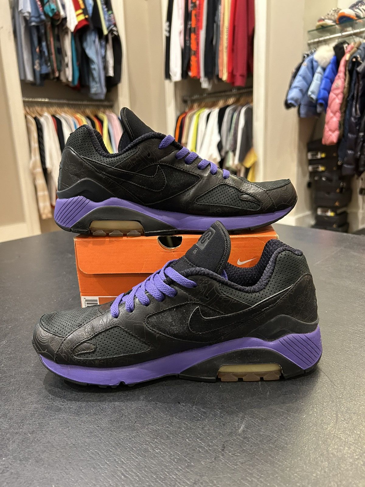 Nike Nike Air Max 180 ‘Powerwall’ Size US 9 / EU 42 - 2 Thumbnail
