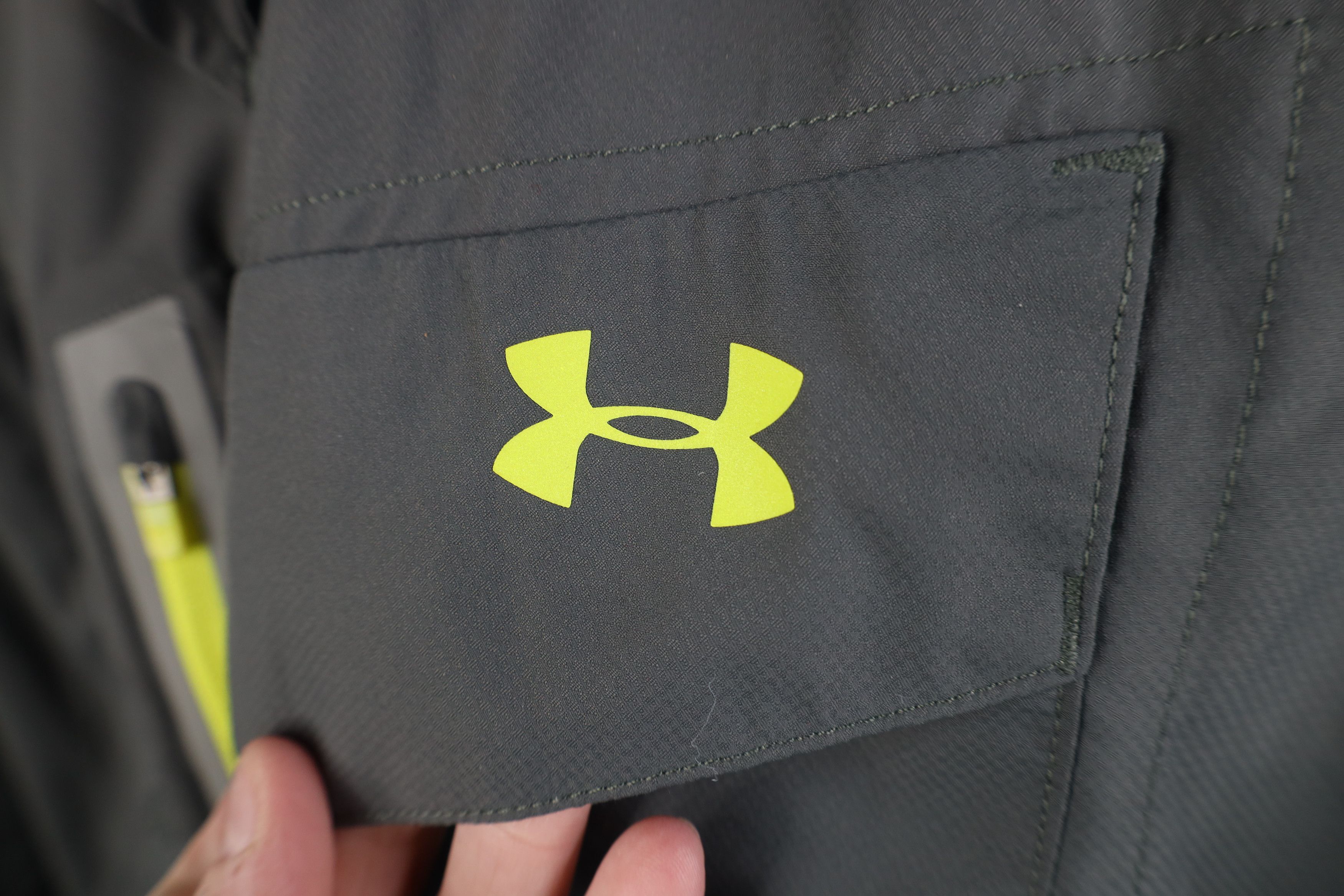 Under Armour Under Armour ColdBlack Short Sleeve Woven Button Shirt Size US XXL / EU 58 / 5 - 4 Thumbnail