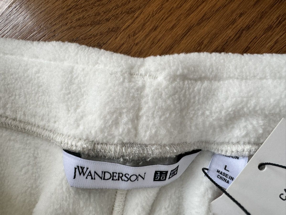JW Anderson × Uniqlo Large JW Anderson White Fleece Pants Sherpa Joggers Size US 34 / EU 50 - 7 Thumbnail