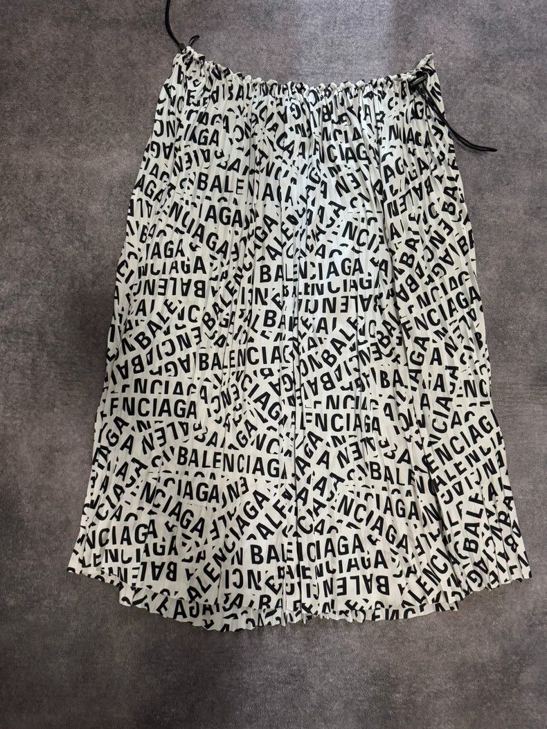 Balenciaga Balenciaga Full Logo pleated skirt Size 33" - 1 Thumbnail