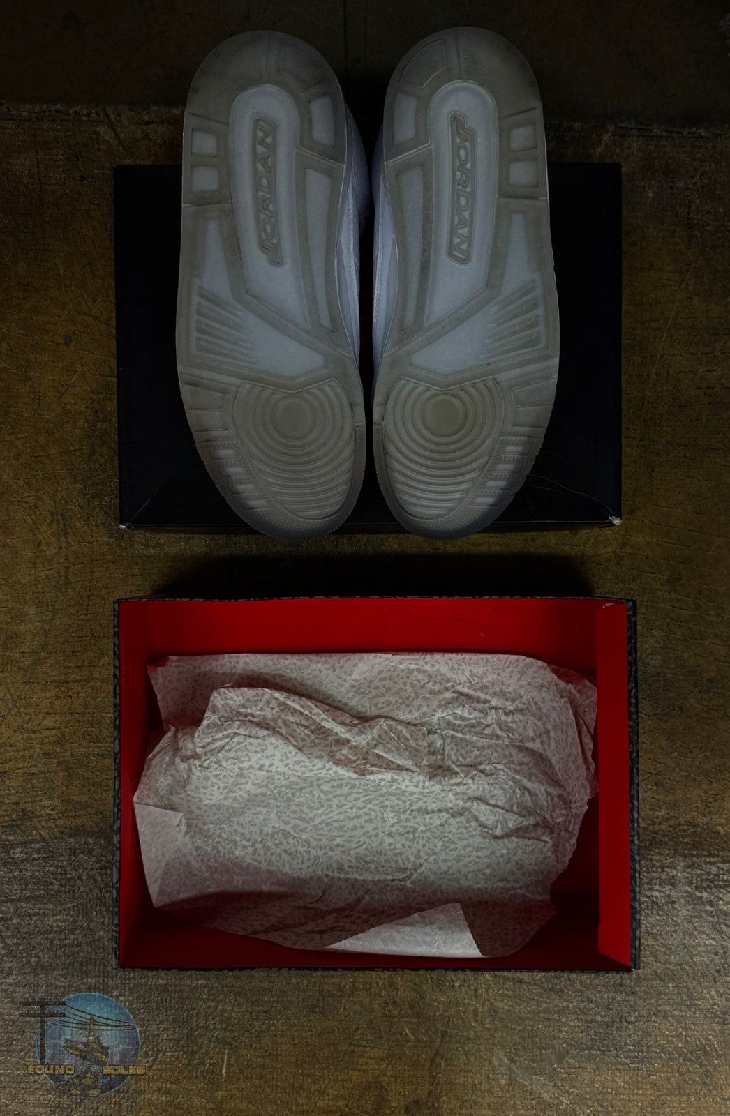 Jordan Brand Jordan 3 Retro Triple White Size 10 Men’s OG All Size US 10 / EU 43 - 4 Thumbnail