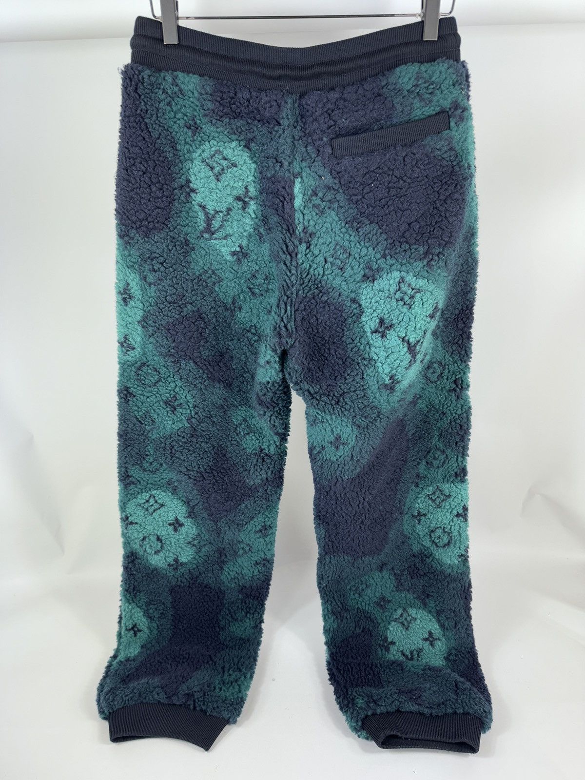 Louis Vuitton LOGO PRINT FLEECE TRACKSUITS Size US 32 / EU 48 - 2 Thumbnail