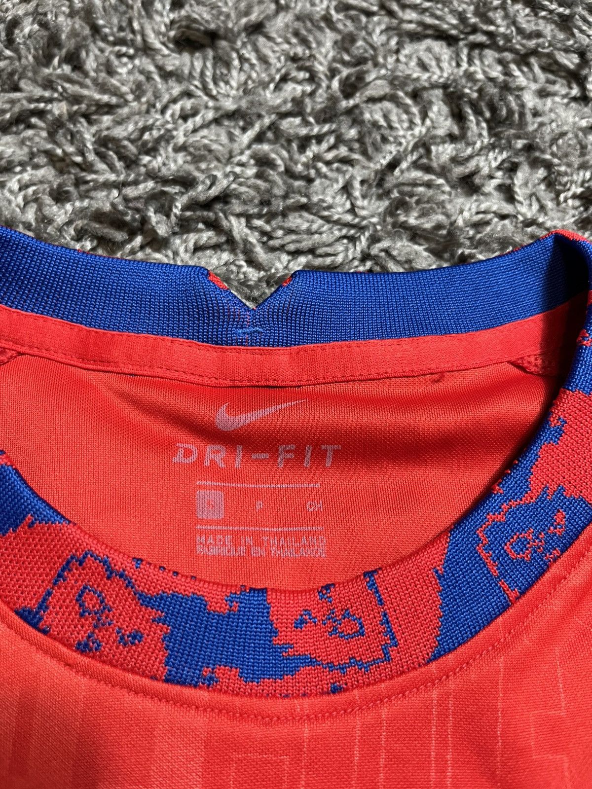 Nike |S|NIKE ENGLAND FOOTBALL TEAM 2019/20 SOCCER FOOTBALL JERSEY Size US S / EU 44-46 / 1 - 3 Thumbnail