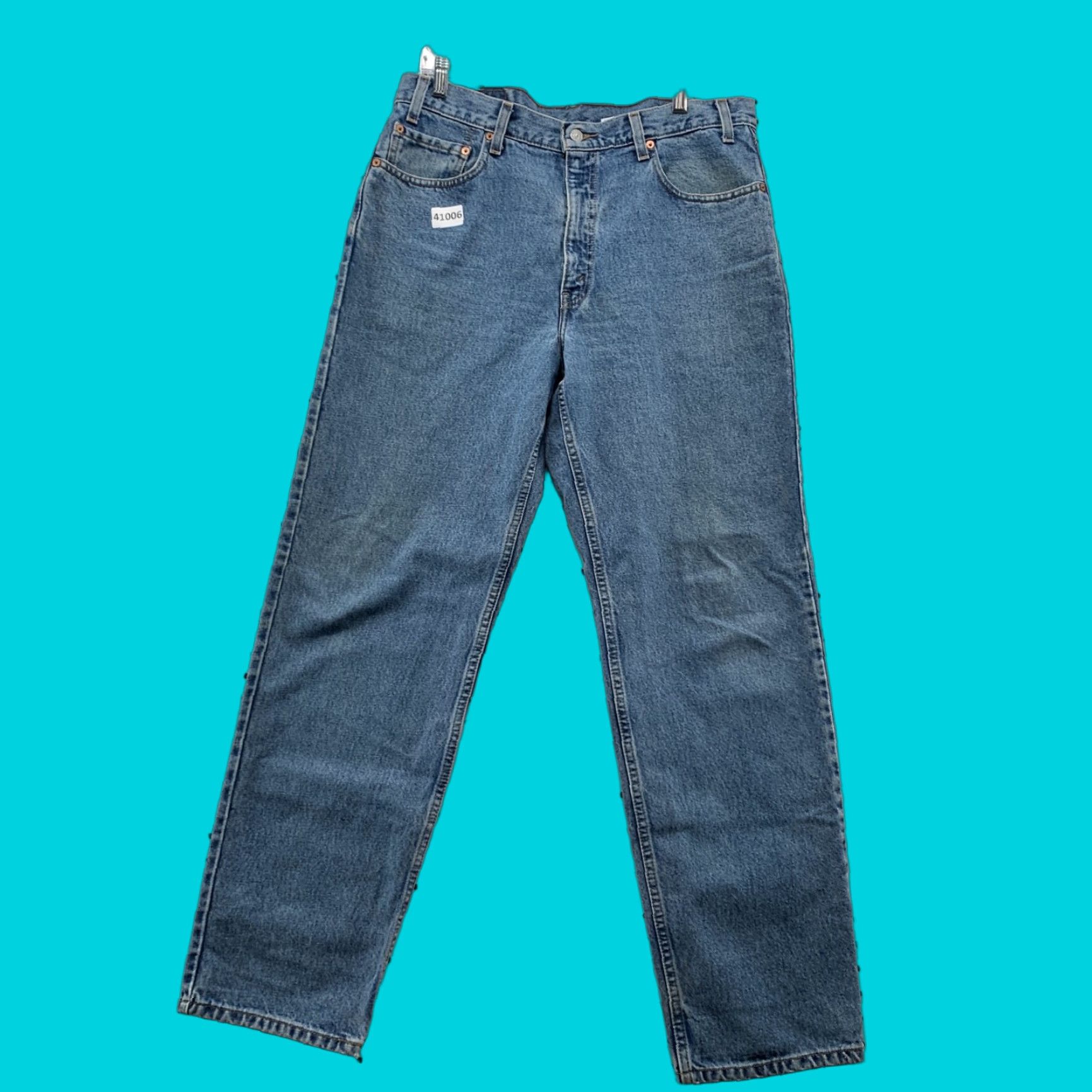 Levi's VINTAGE Levi's 550 Jeans Mens 36x32 Light Blue Denim Straight Relaxed Fit 32 36 35in Waist - Levi's 550 Denim Jeans Mens 36x32 Blue Light Wash Size US 36 / EU 52 - 1 Thumbnail