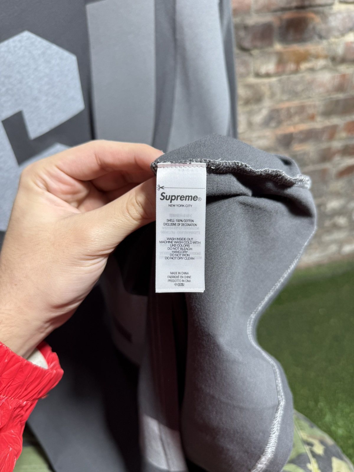 Supreme Supreme Reflective Logo L/S Sz. M Size US M / EU 48-50 / 2 - 4 Thumbnail