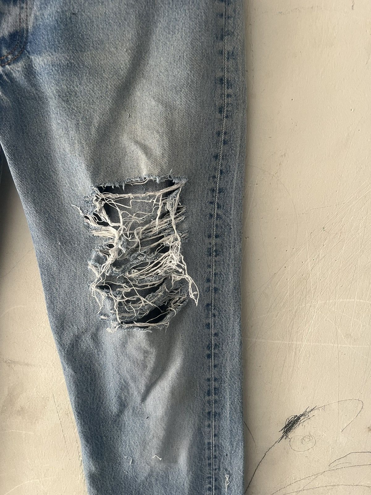 Japanese Brand × Levi's Vintage Clothing × Vintage THRASHED🔥VINTAGE LEVIS 501 RIPPED DENIM KURT KOBAIN Size US 30 / EU 46 - 8 Thumbnail