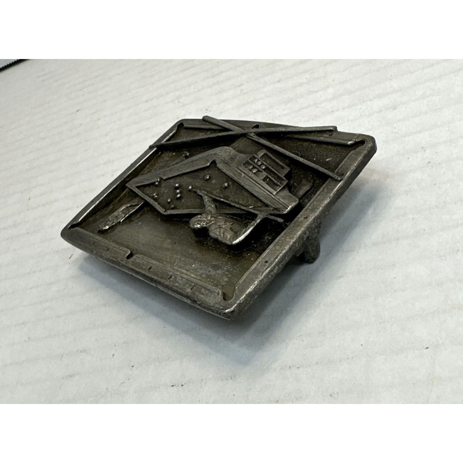 Vintage VINTAGE Bergamot Brass Works Pool Playing Belt Buckle Billiards Z-149 1984 80s Silver Unisex Adult Mens Womens Boys Girls Size ONE SIZE - 5 Thumbnail