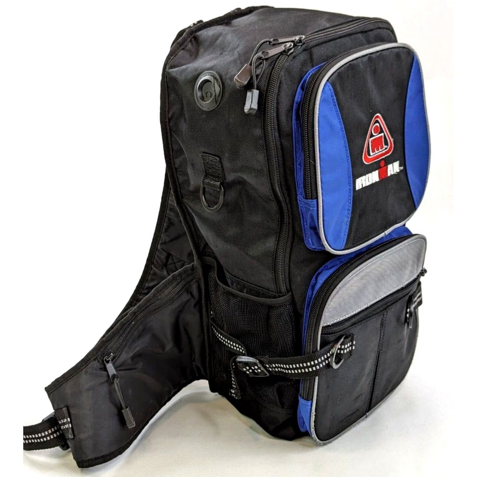 Vintage VINTAGE IRONMAN Triathlon Hydration Pack Running Bag Embroidered Shoulder Bag Black Medium Unisex Adults Boys Girls Mens Womens Size ONE SIZE - 2 Thumbnail