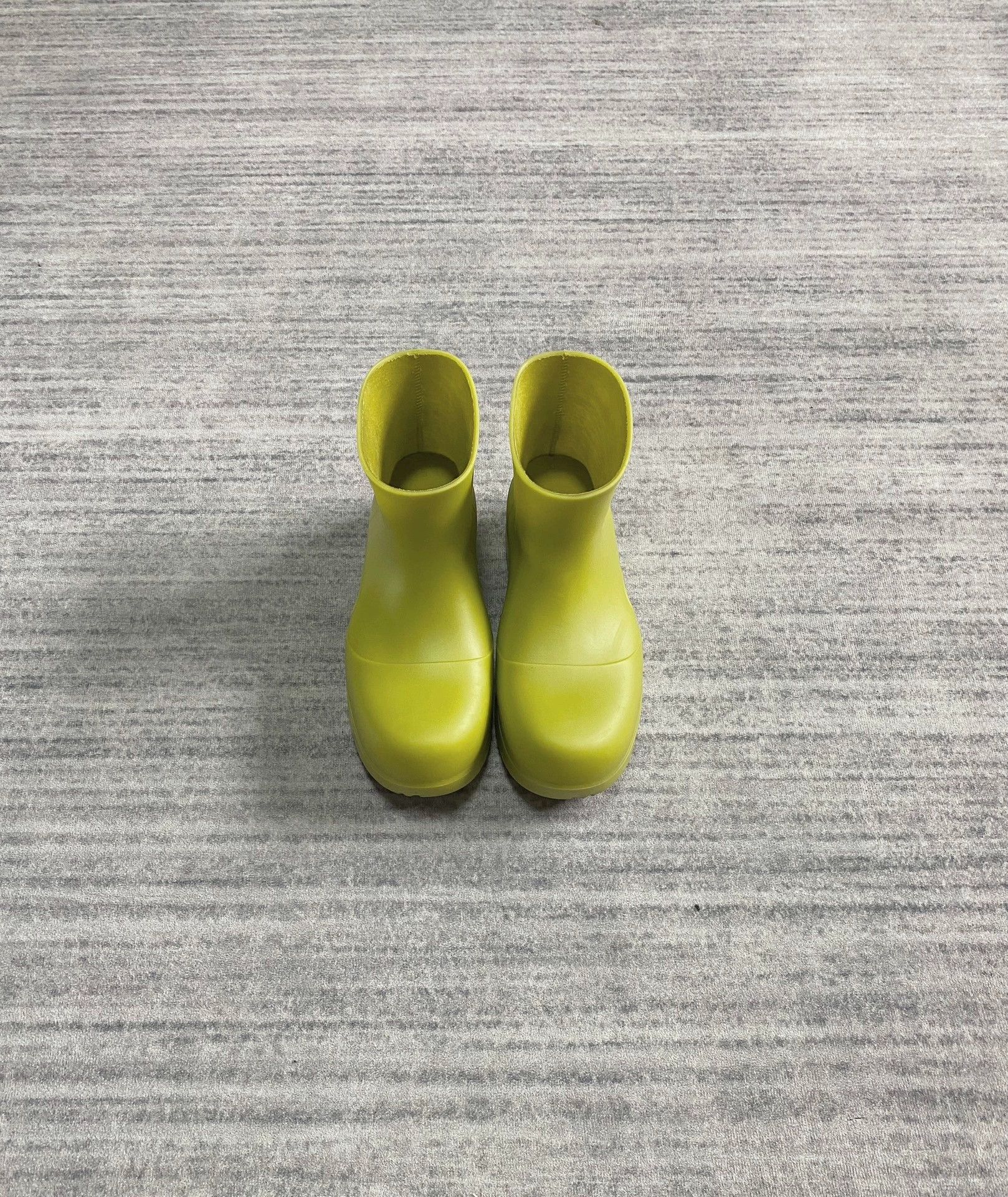 Bottega Veneta BV Puddle Mid-Calf Rainboots Avocado Green Women's Size US 5.5 / IT 35.5 - 1 Thumbnail