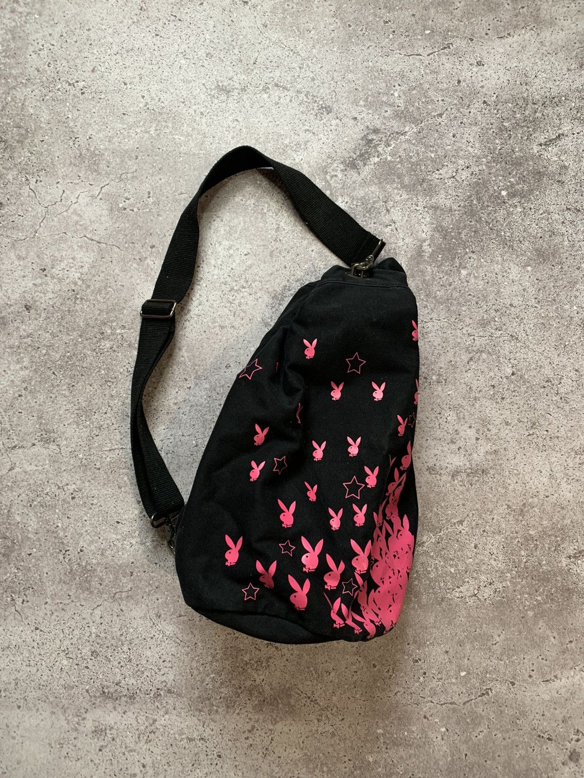 Playboy × Vintage PLAYBOY monogram Bunny crossbody Slingbag Size ONE SIZE - 2 Thumbnail