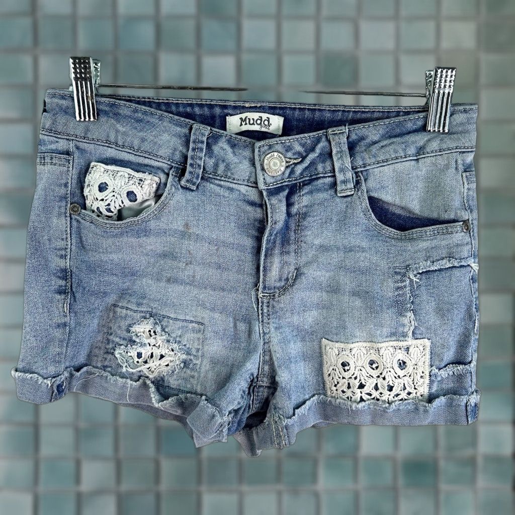 Denime VINTAGE Mudd Girls Denim Shorts Womens Size 14 Low Rise Lace Embroidered Casual Summer Size 36" / US 14 / IT 50 - 1 Thumbnail