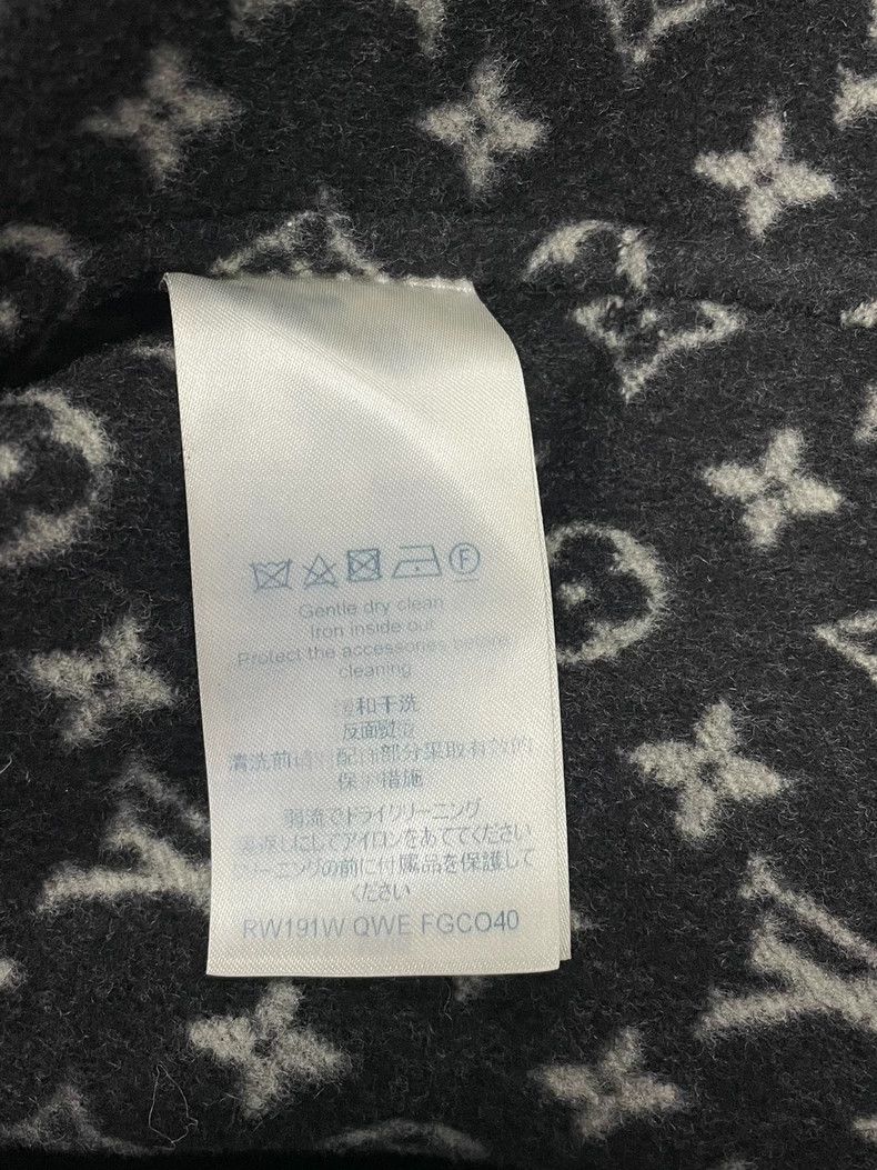 Louis Vuitton Louis Vuitton Black hooded coat with full of old flowers c Size XS / US 0-2 / IT 36-38 - 5 Thumbnail