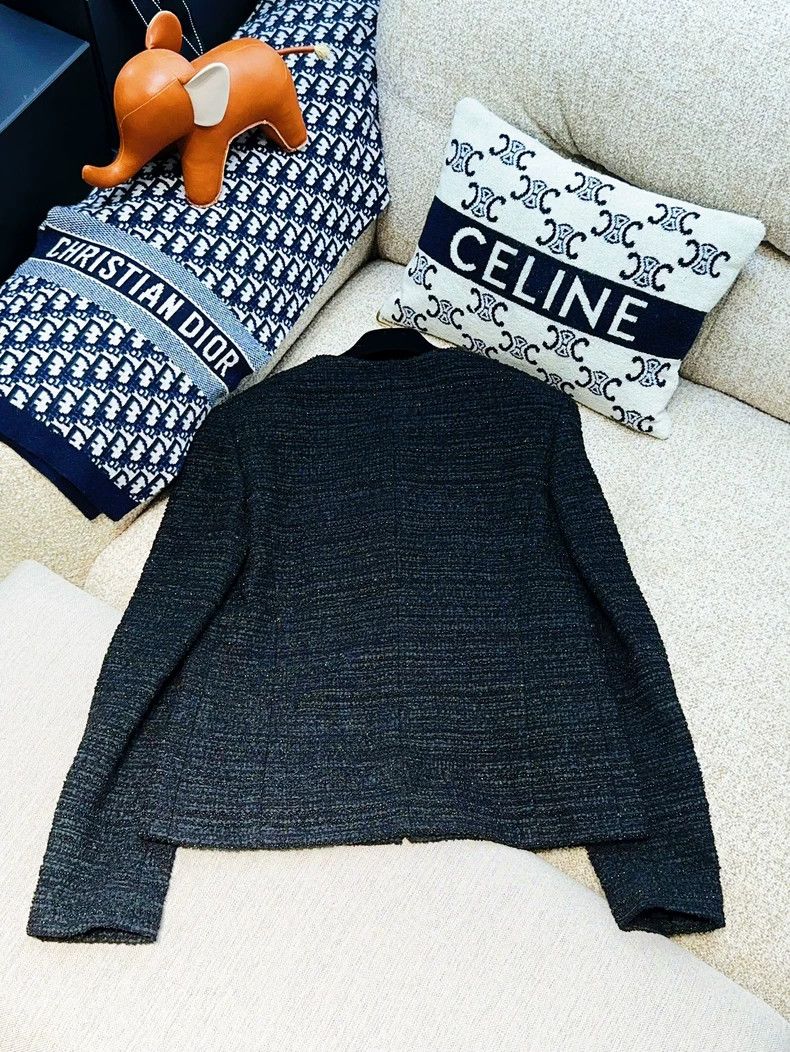 Chanel Chanel 23A black beaded gold buckle round-neck long-sleeve Size XS / US 0-2 / IT 36-38 - 2 Thumbnail