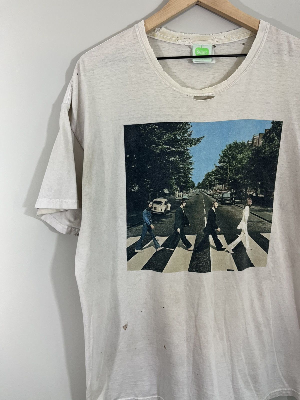Vintage Thrashed BEATLES Abbey Road Distressed Band Tee Size US L / EU 52-54 / 3 - 6 Thumbnail