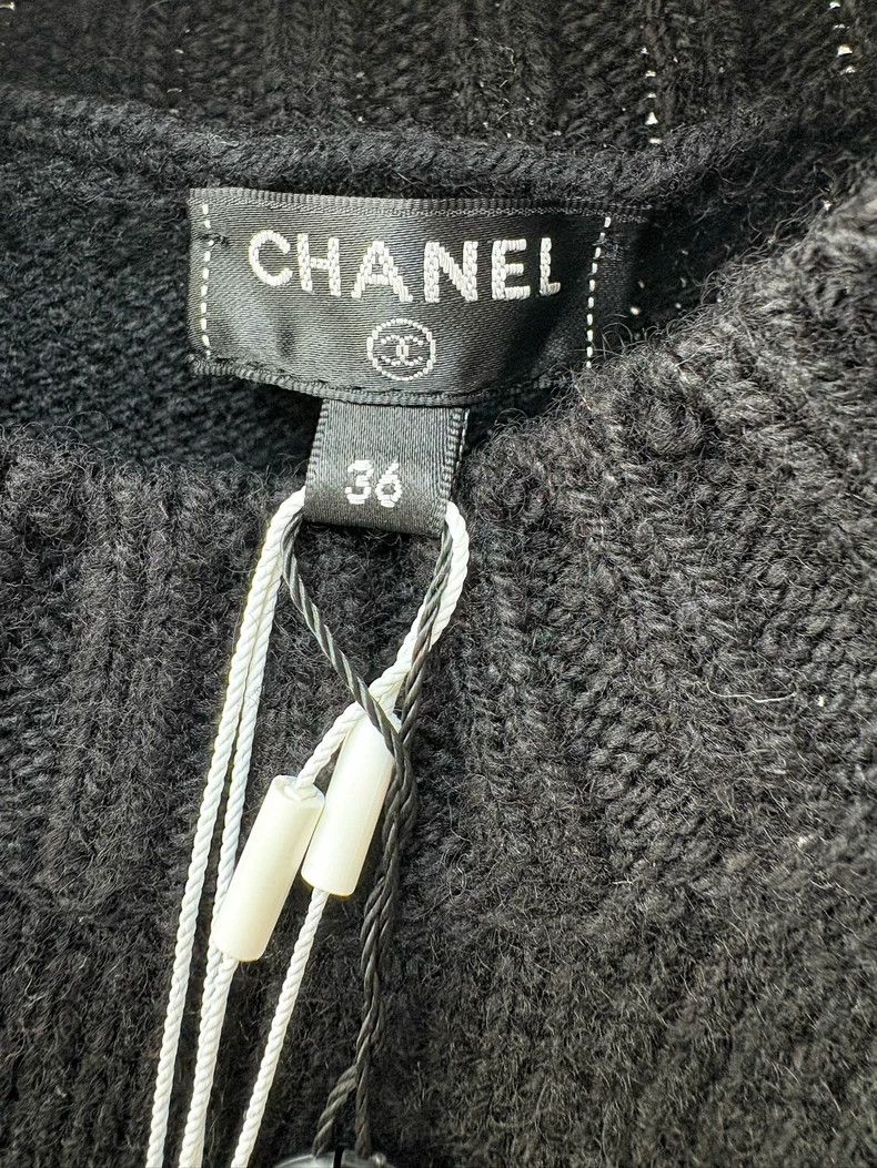Chanel Chanel 20B black pearl letter logo long-sleeved short swea Size XS / US 0-2 / IT 36-38 - 4 Thumbnail