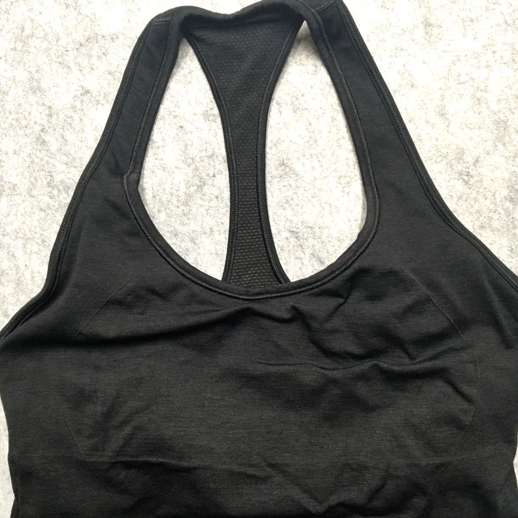 Lululemon Lululemon Tank Top Womens 6 Black Seamless Racerback Running Yoga No Pads Tank Top Ladies 6 Black Seamless Racerback Nike Size M / US 6-8 / IT 42-44 - 2 Thumbnail