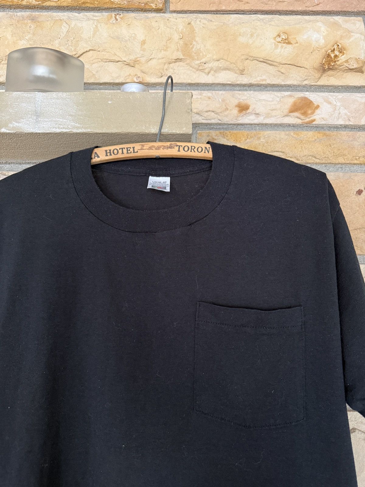 Vintage Vintage 90s Fruit of the Loom Blank Selvedge Pocket Tee Size US L / EU 52-54 / 3 - 3 Thumbnail