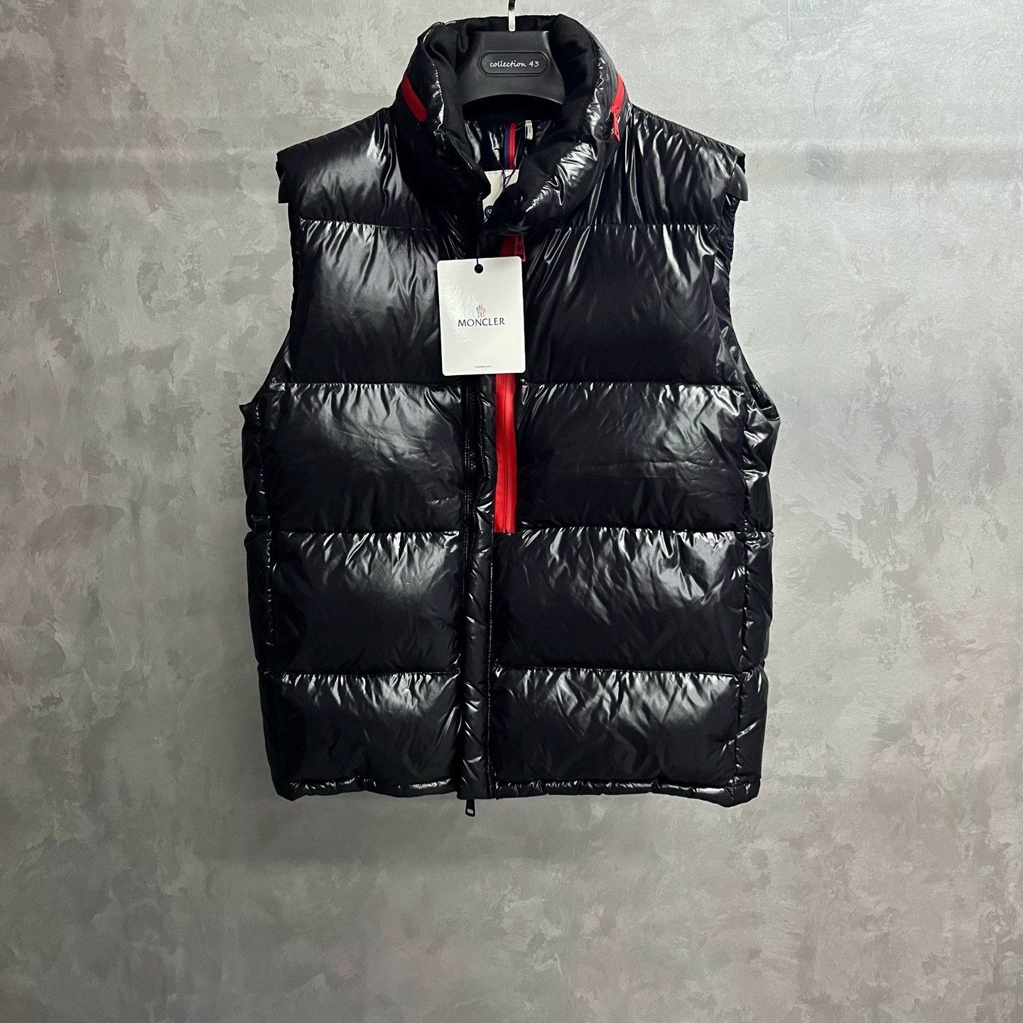 Moncler moncler black logo print sleeveless down vest Size US M / EU 48-50 / 2 - 1 Thumbnail