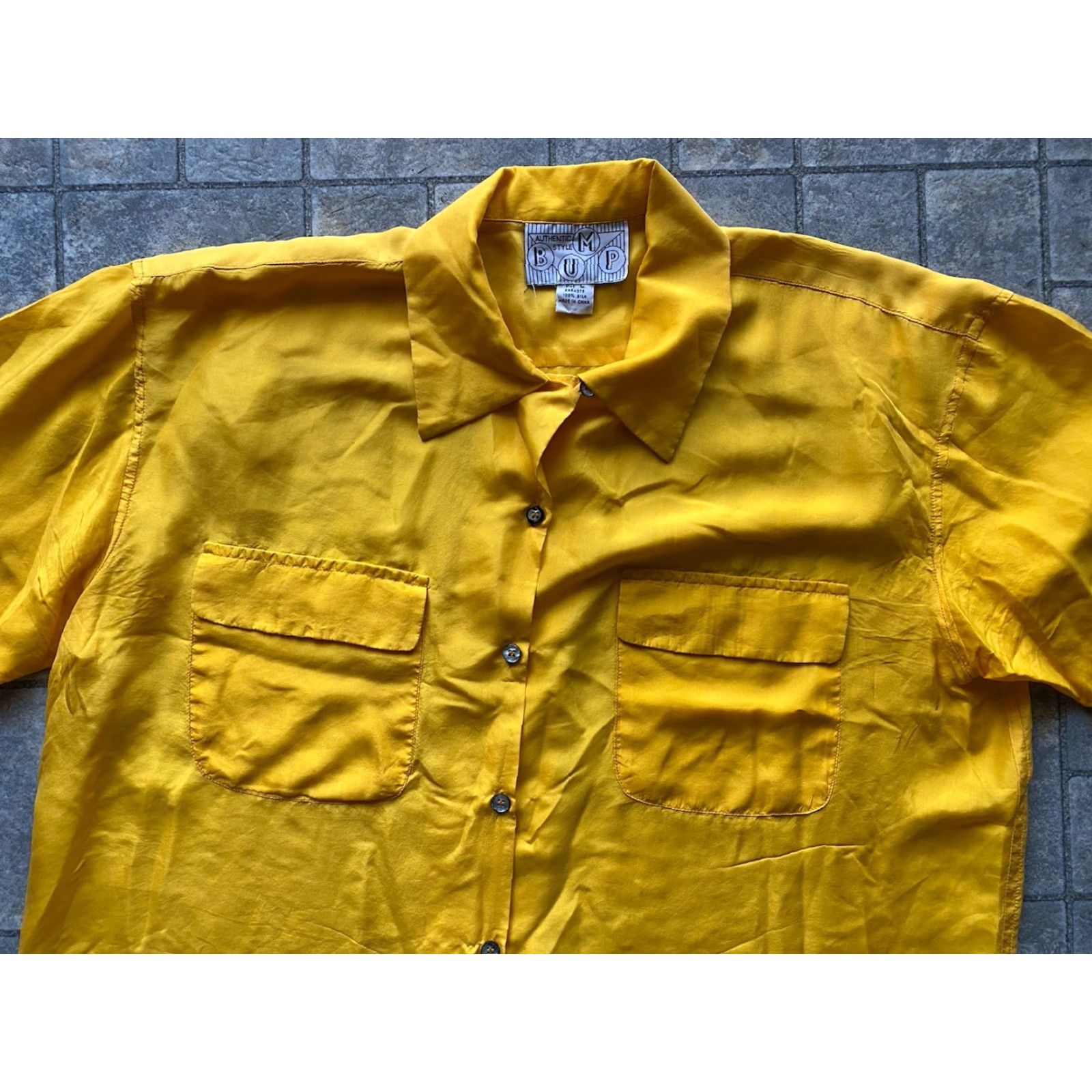 Vintage BUMP Shirt Button-Up Silk Yellow L Mens Short Sleeve 100% Authentic Style Bump Button Shirt Size US L / EU 52-54 / 3 - 3 Thumbnail