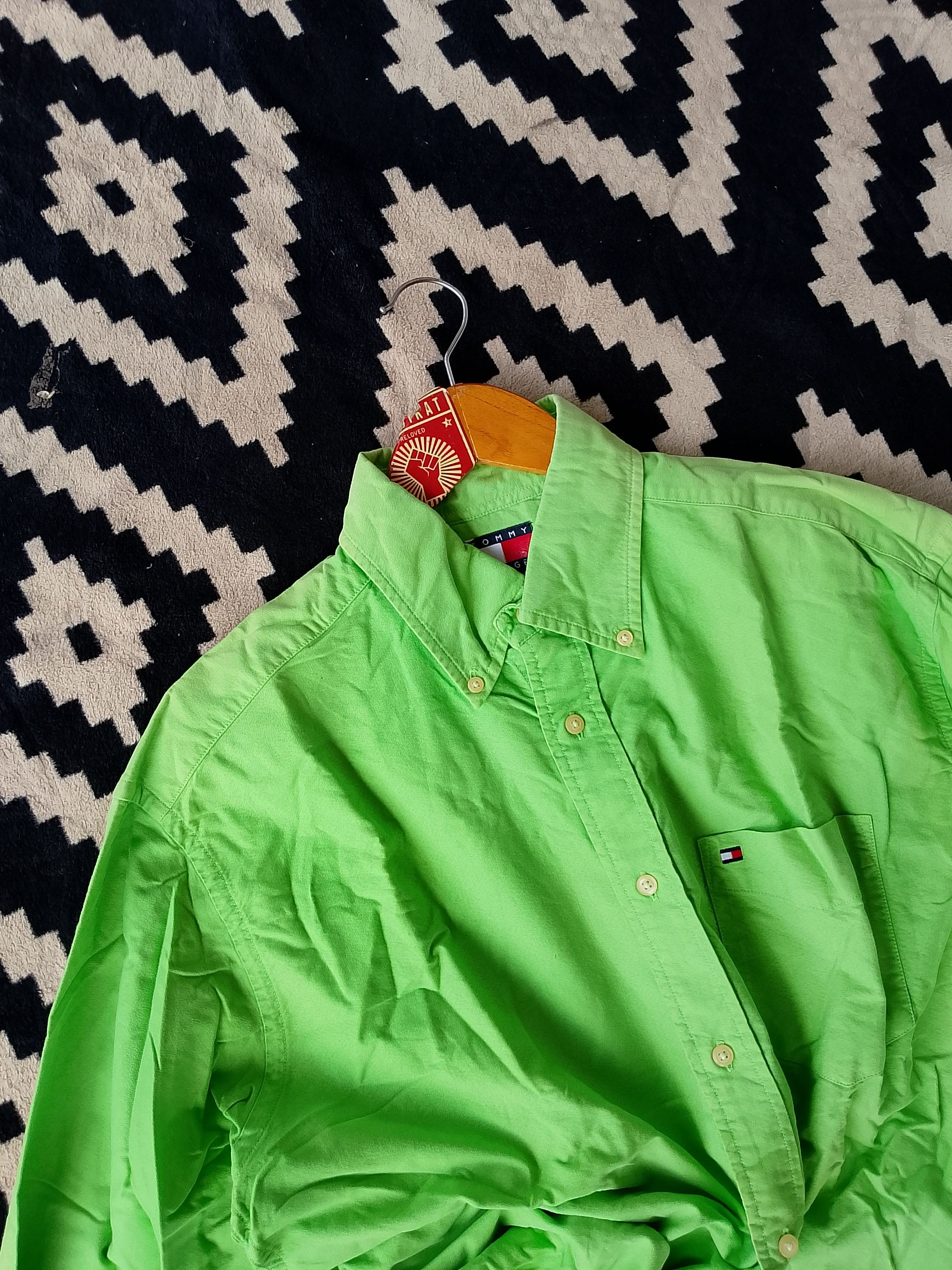 Tommy Hilfiger Vintage Tommy Hilfiger Lime Green Oxford Button Down Shirt Size US M / EU 48-50 / 2 - 3 Thumbnail