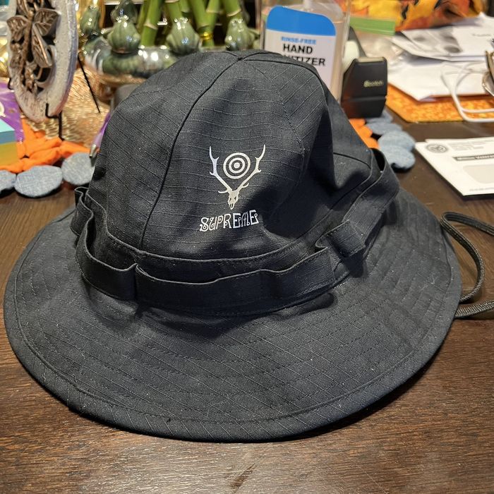 Supreme Supreme - SOUTH2 WEST8 Jungle Hat (SS21) - Black - S / M