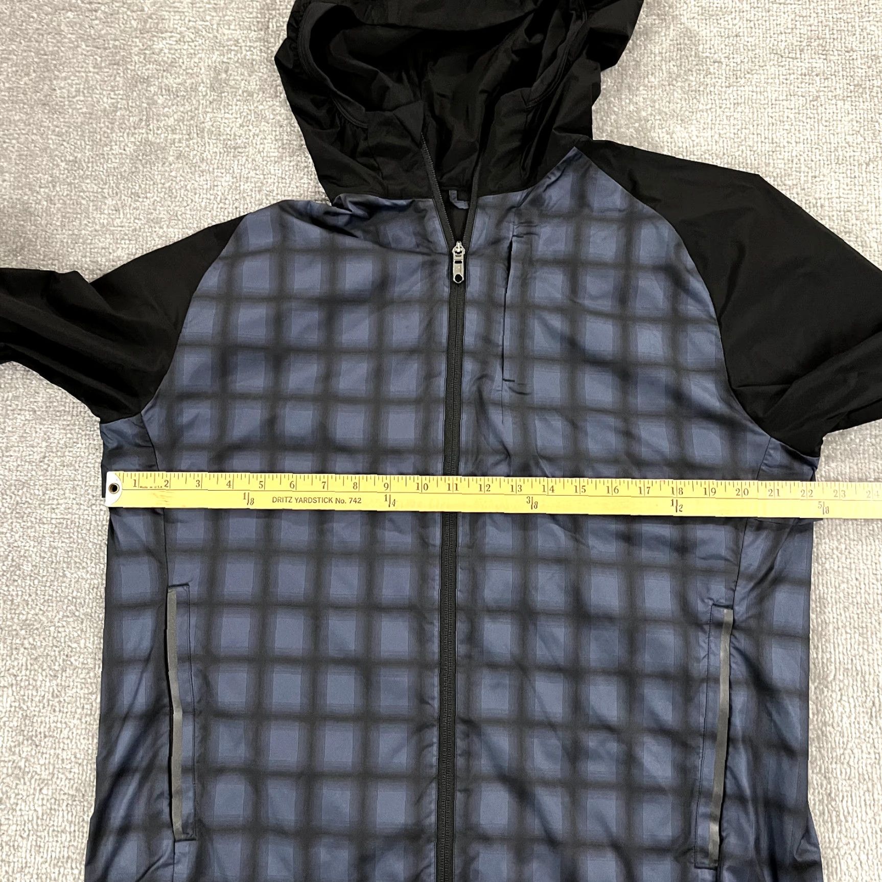 Lululemon LULULEMON Jacket Men Large Black Blue Plaid Pack It Reflective Hood Zip Running Size US L / EU 52-54 / 3 - 6 Thumbnail
