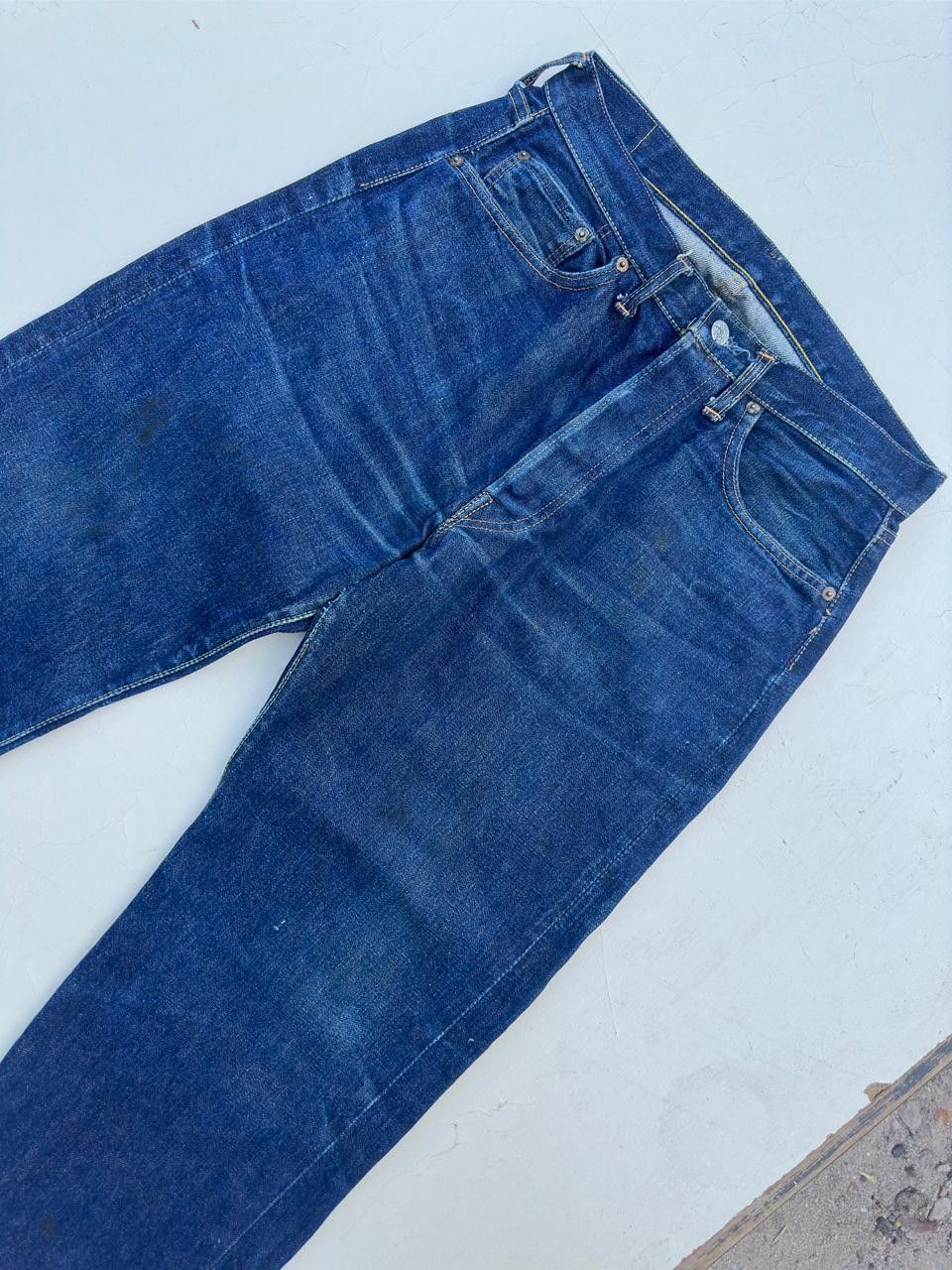 Levi's Vintage Clothing Early 1950s Levi’s 501XX Big E V-Stitch / J-Stamped Button Size US 32 / EU 48 - 2 Thumbnail