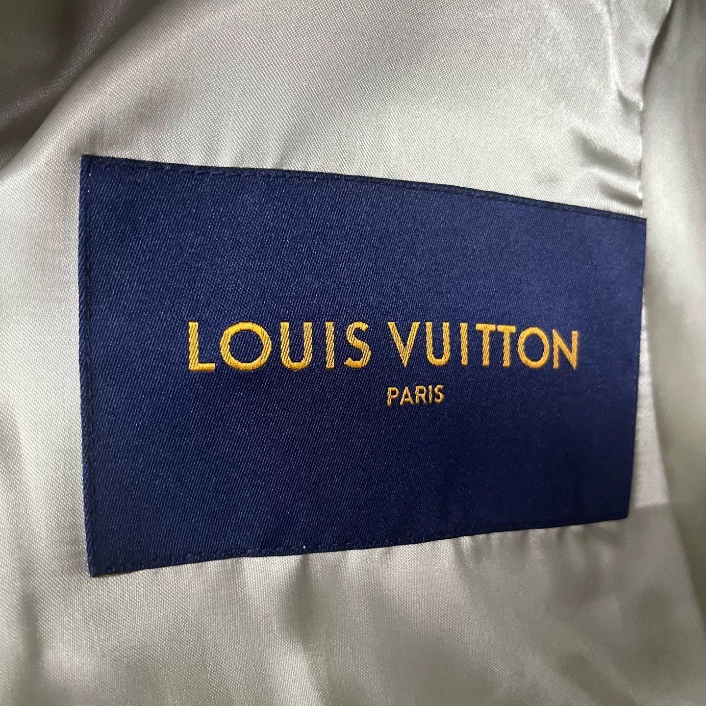 Louis Vuitton Louis Vuitton White Color Block Cartoon Leather Jacket Size US M / EU 48-50 / 2 - 4 Thumbnail