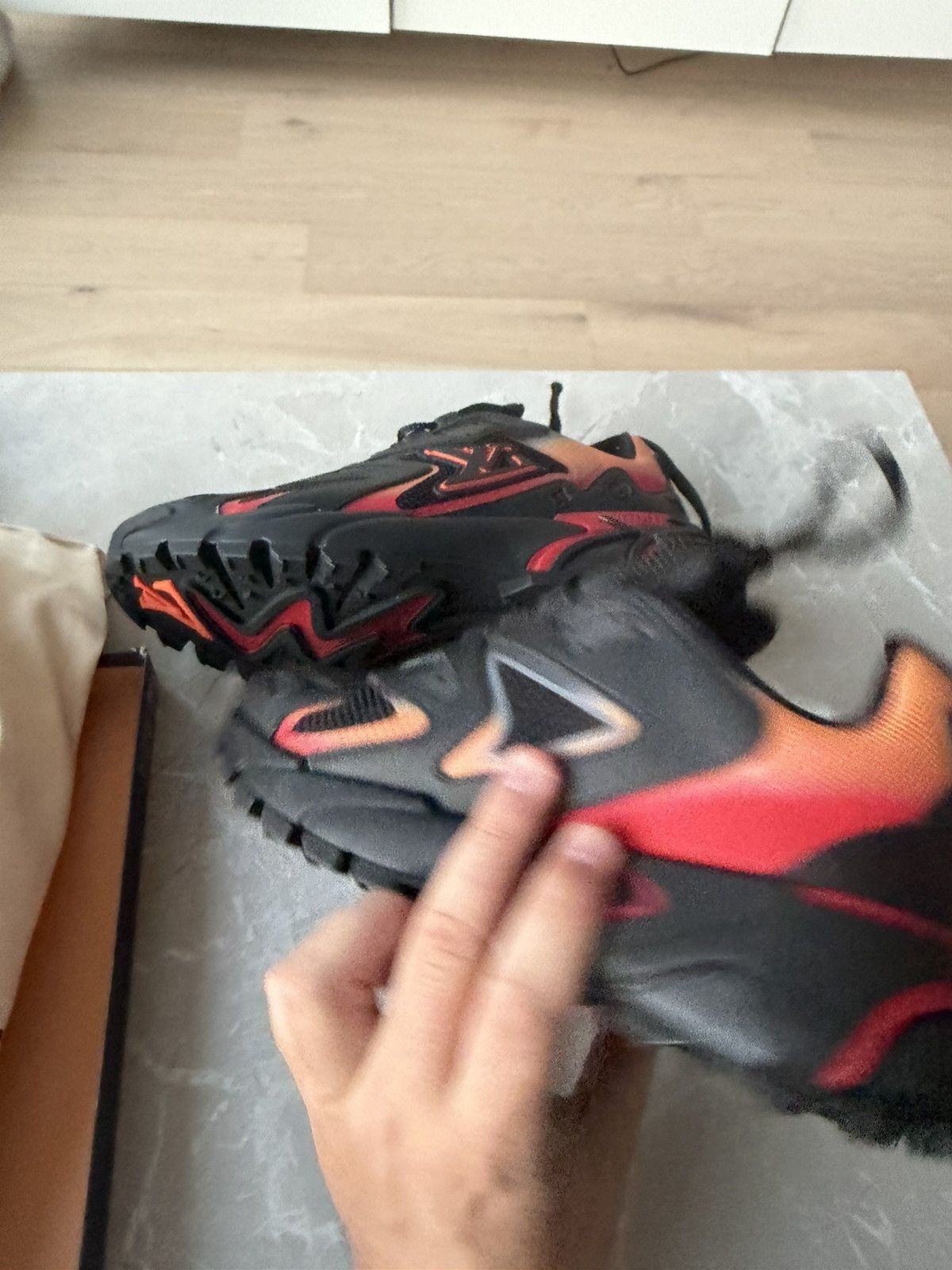 Louis Vuitton Louis vuitton tactic size 5 Size US 5 / EU 37 - 5 Thumbnail