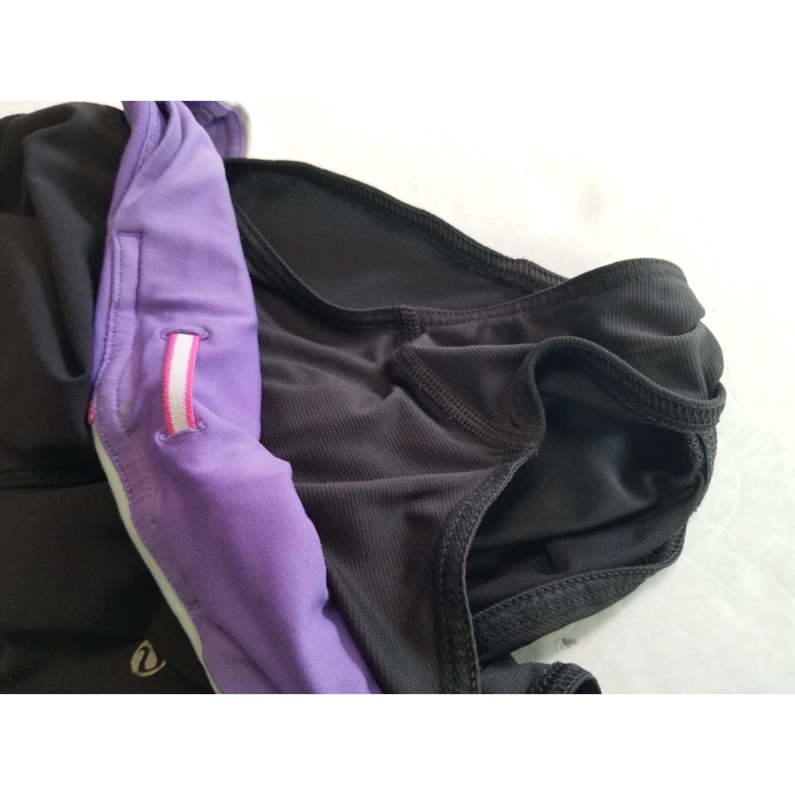 Lululemon Lululemon Black Size 4 Running Shorts Lined Women Activewear See All Pics Shorts Size 27" / US 4 / IT 40 - 4 Thumbnail